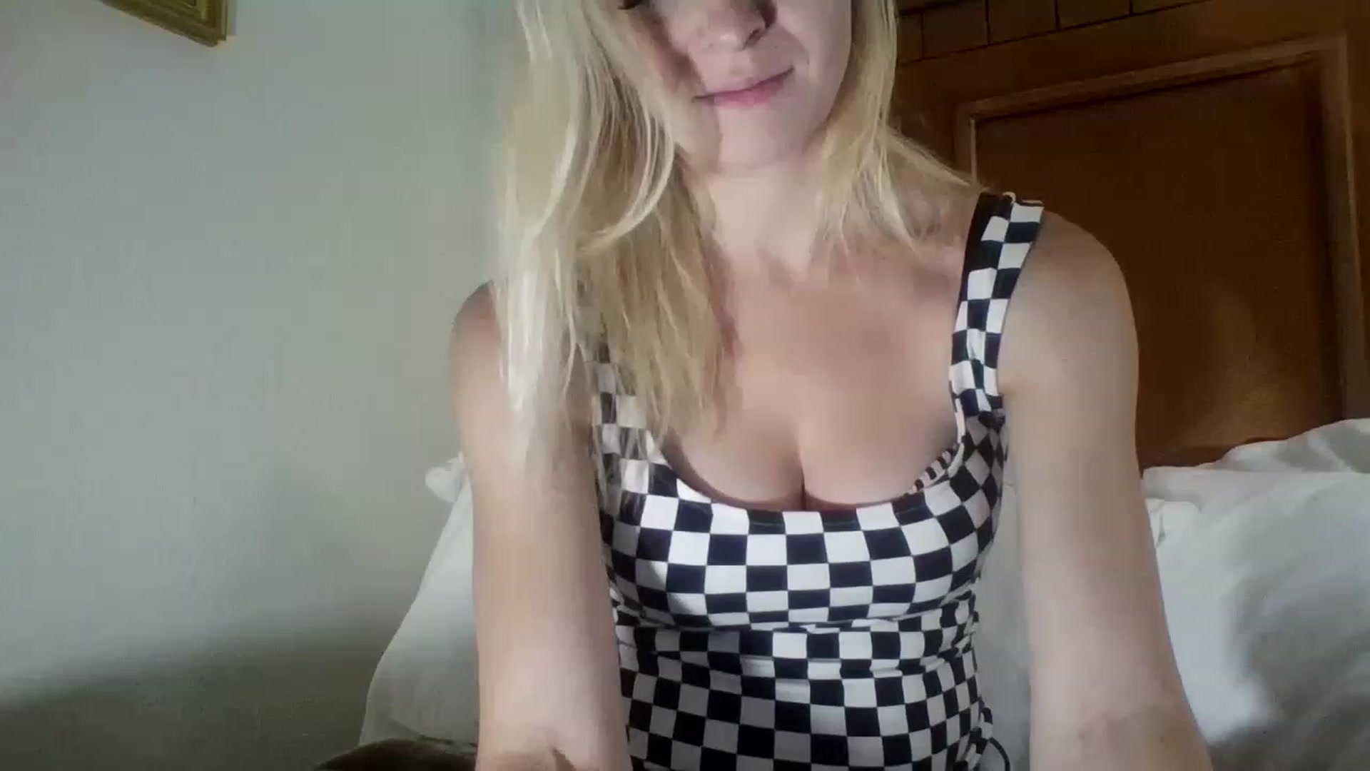 Gallery image thumbnail from Erika_Foxx's myfreecams stream on, 08/14/2023, 12:54 image 3 of 20