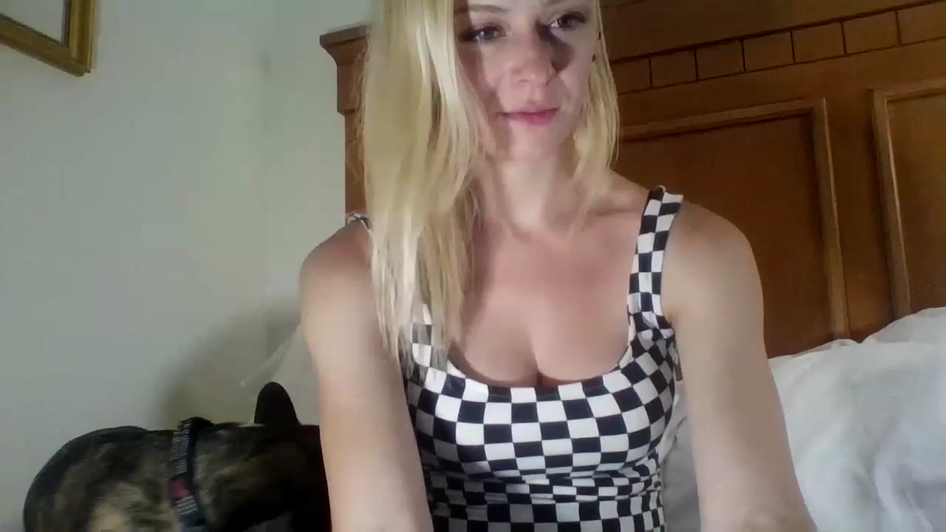 Gallery image thumbnail from Erika_Foxx's myfreecams stream on, 08/14/2023, 14:40 image 5 of 20