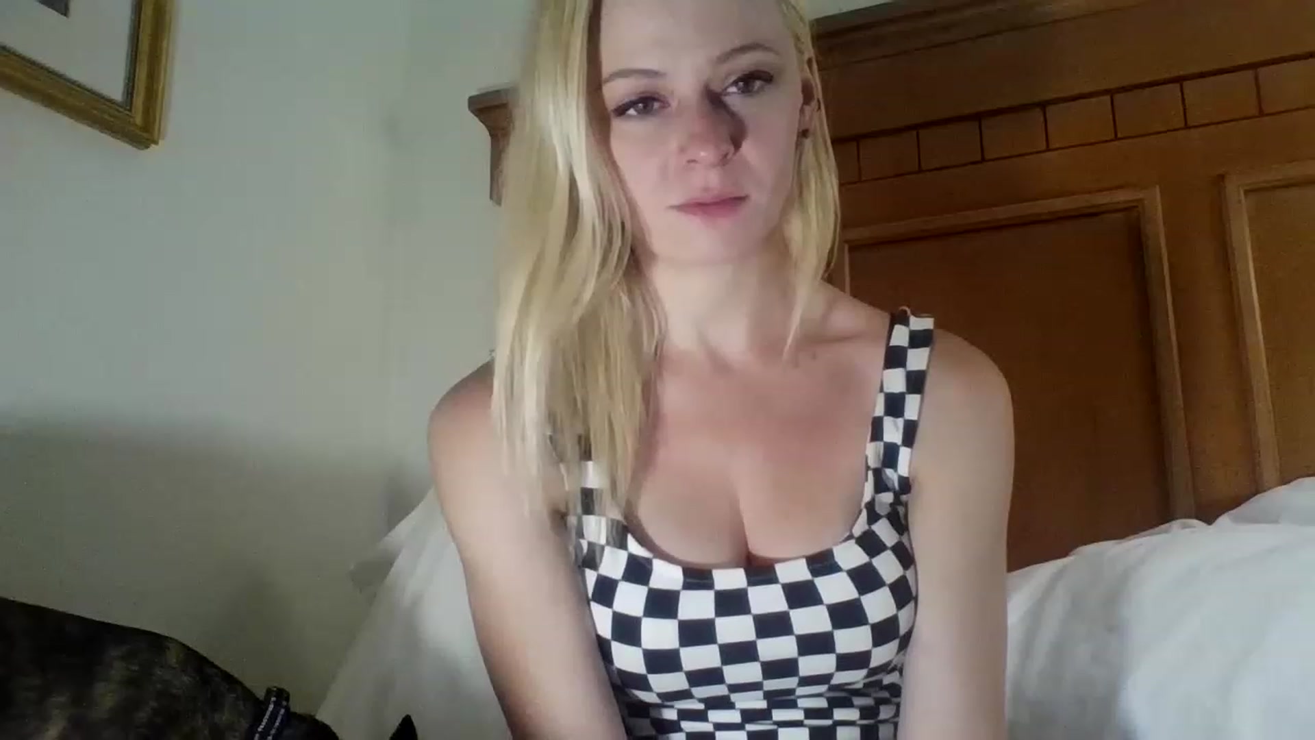 Gallery image thumbnail from Erika_Foxx's myfreecams stream on, 08/14/2023, 14:40 image 4 of 20