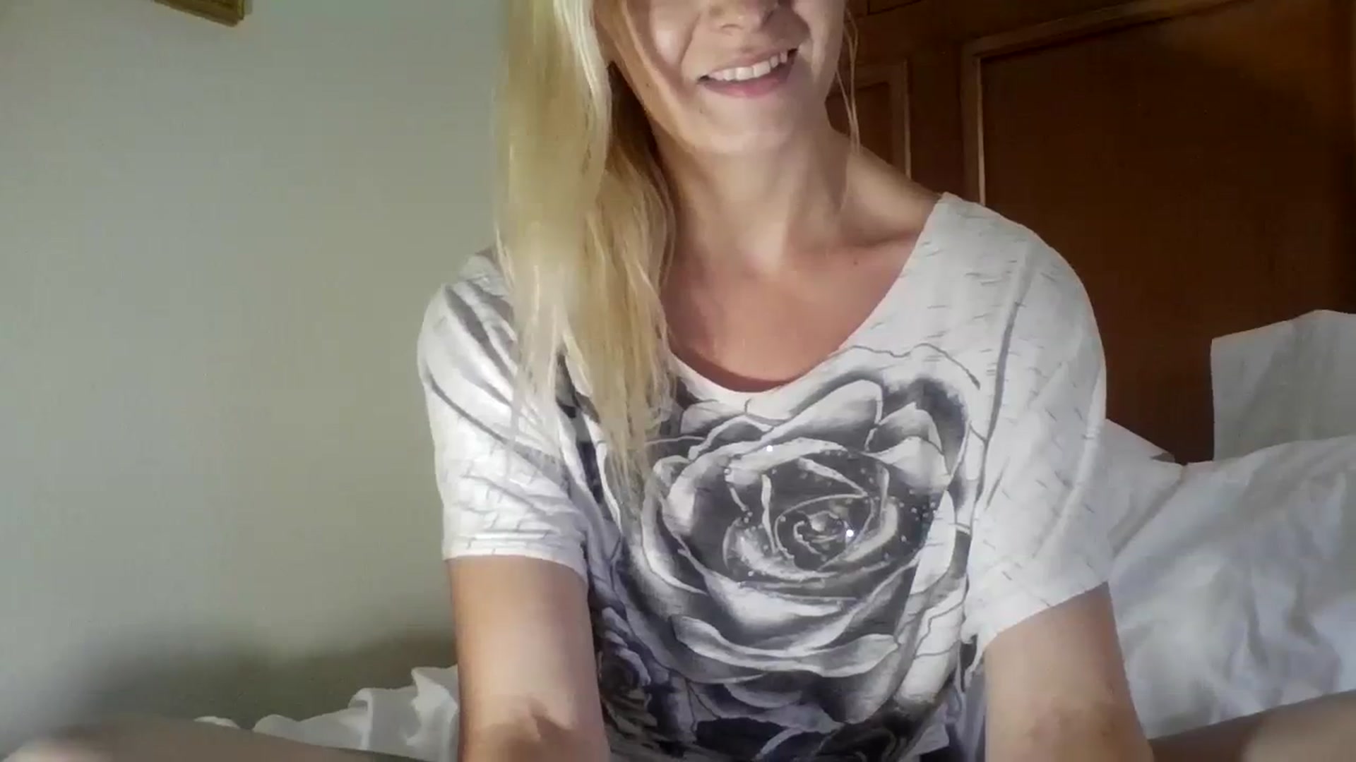 Gallery image thumbnail from Erika_Foxx's myfreecams stream on, 08/15/2023, 18:51 image 4 of 20