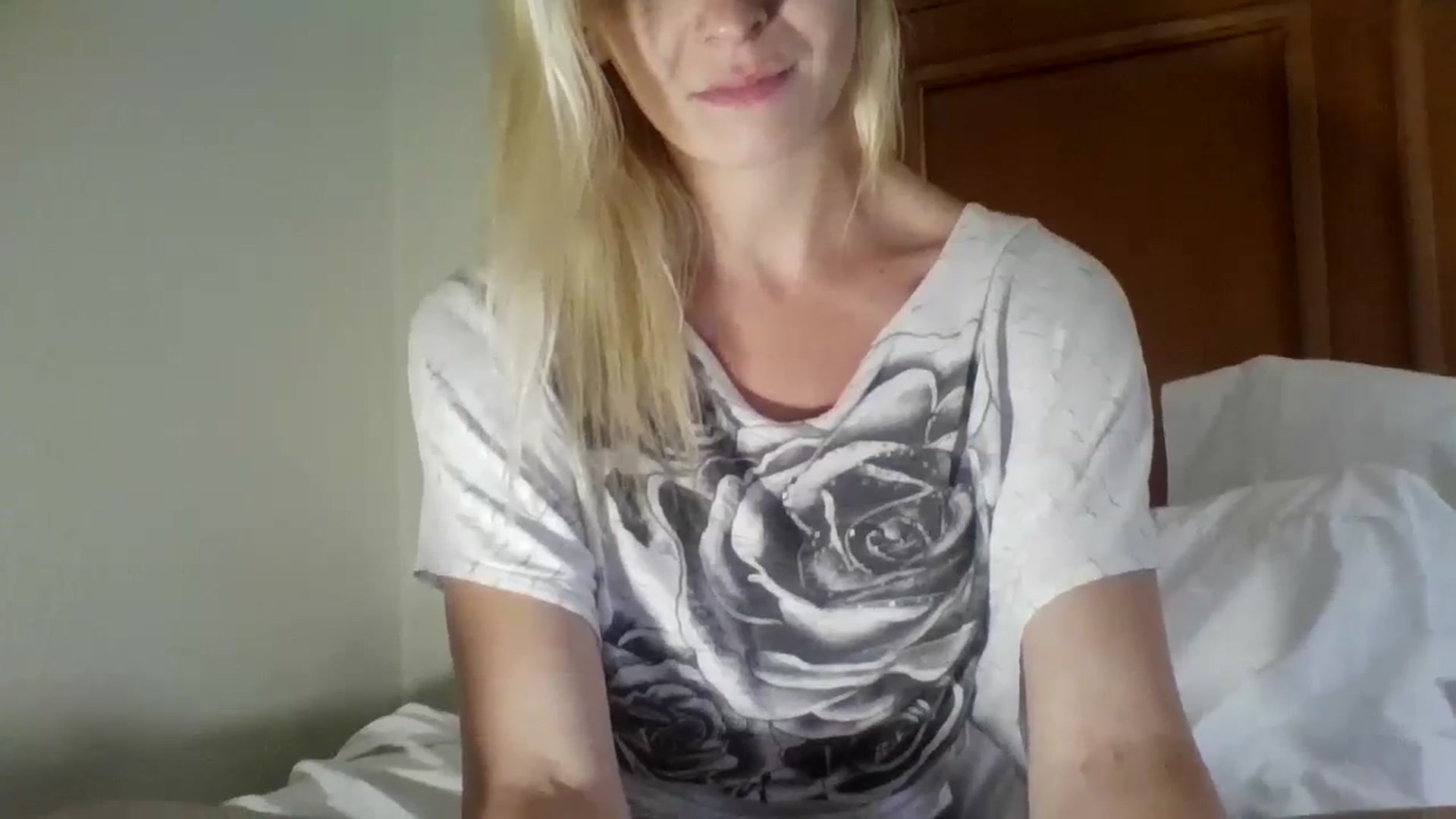 Gallery image thumbnail from Erika_Foxx's myfreecams stream on, 08/15/2023, 18:51 image 7 of 20