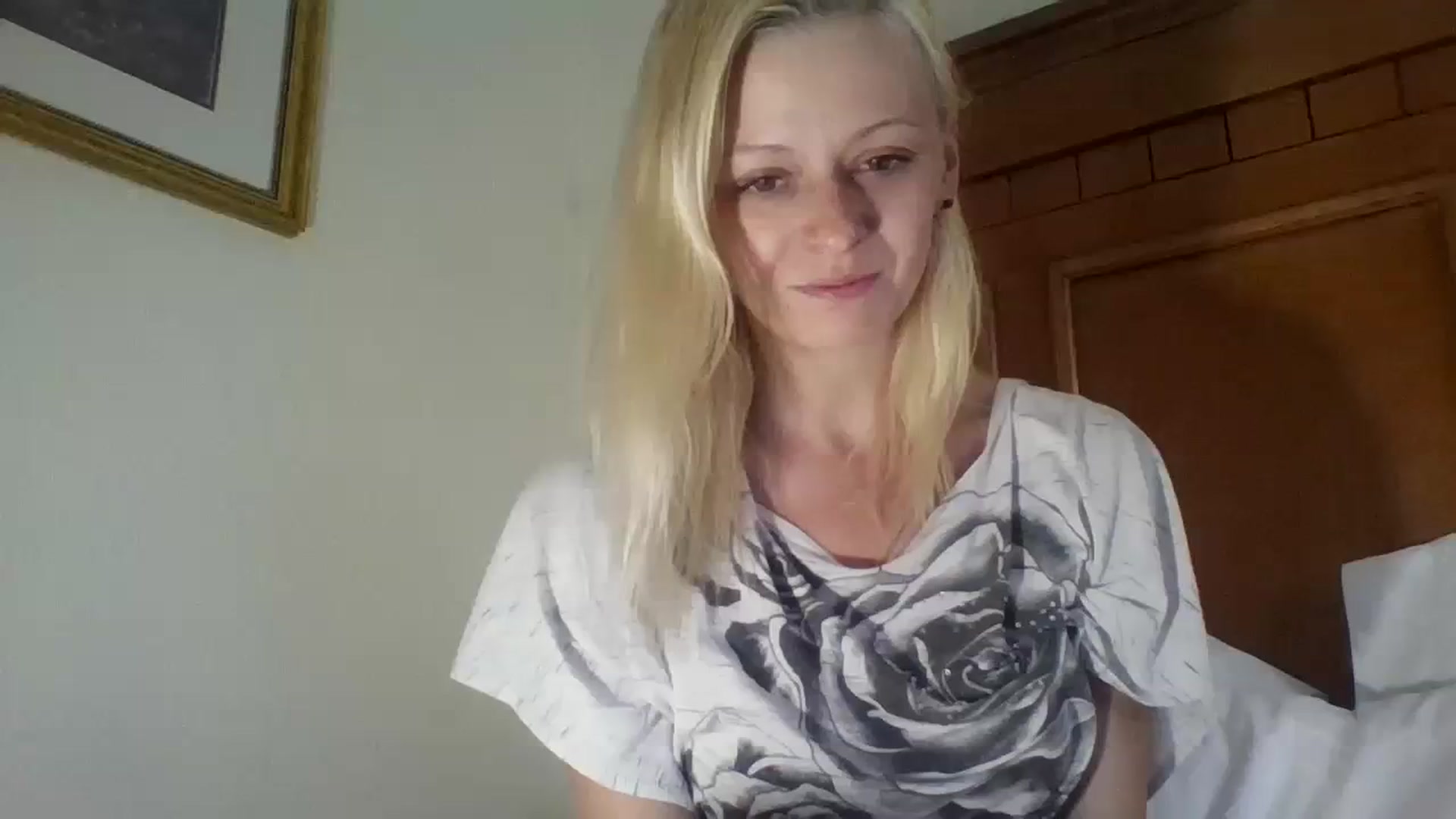 Gallery image thumbnail from Erika_Foxx's myfreecams stream on, 08/15/2023, 18:51 image 1 of 20