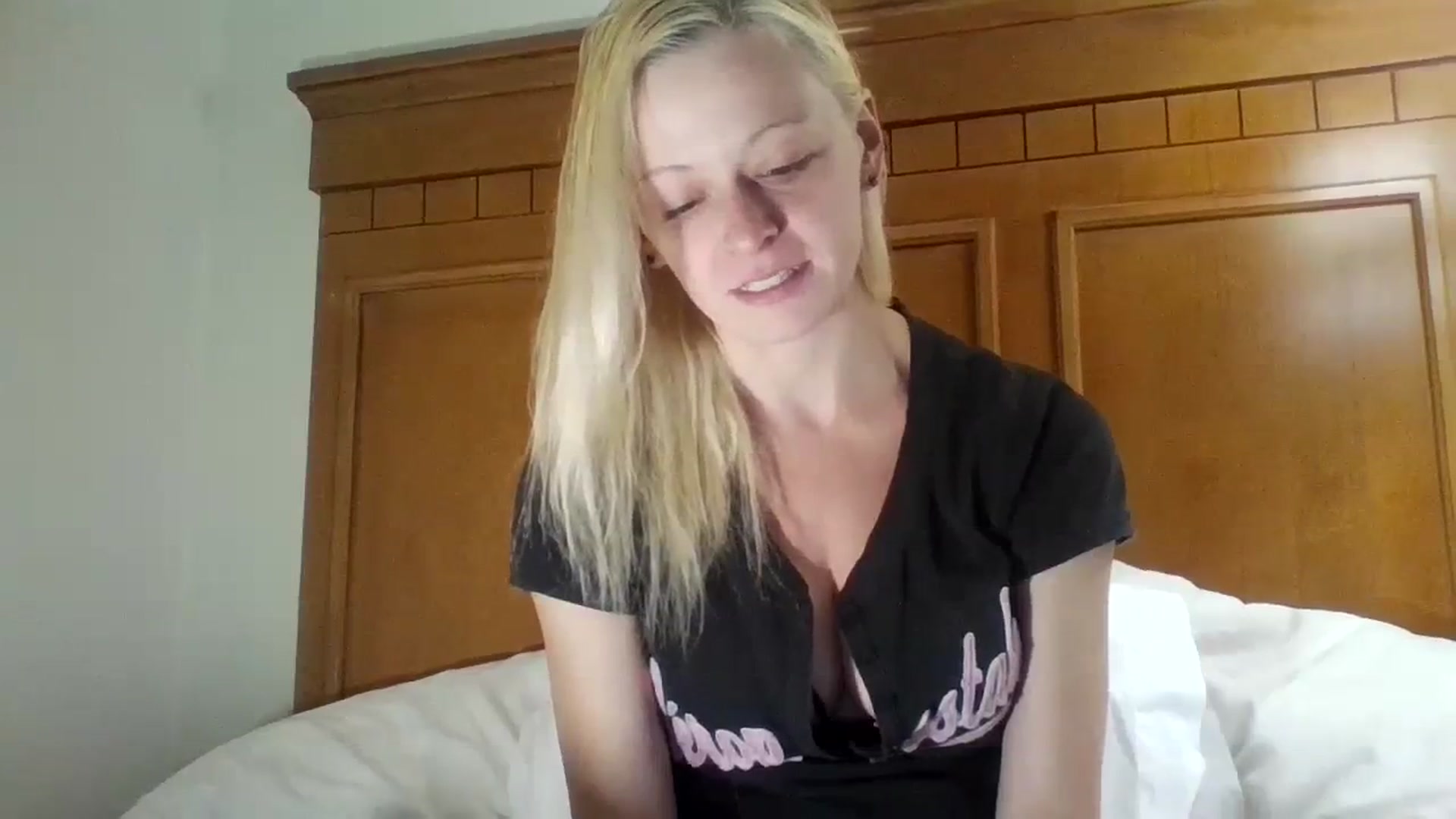 Gallery image thumbnail from Erika_Foxx's myfreecams stream on, 08/17/2023, 16:26 image 12 of 20