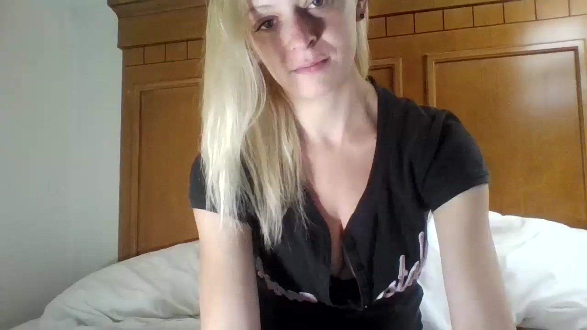 Gallery image thumbnail from Erika_Foxx's myfreecams stream on, 08/17/2023, 16:26 image 11 of 20
