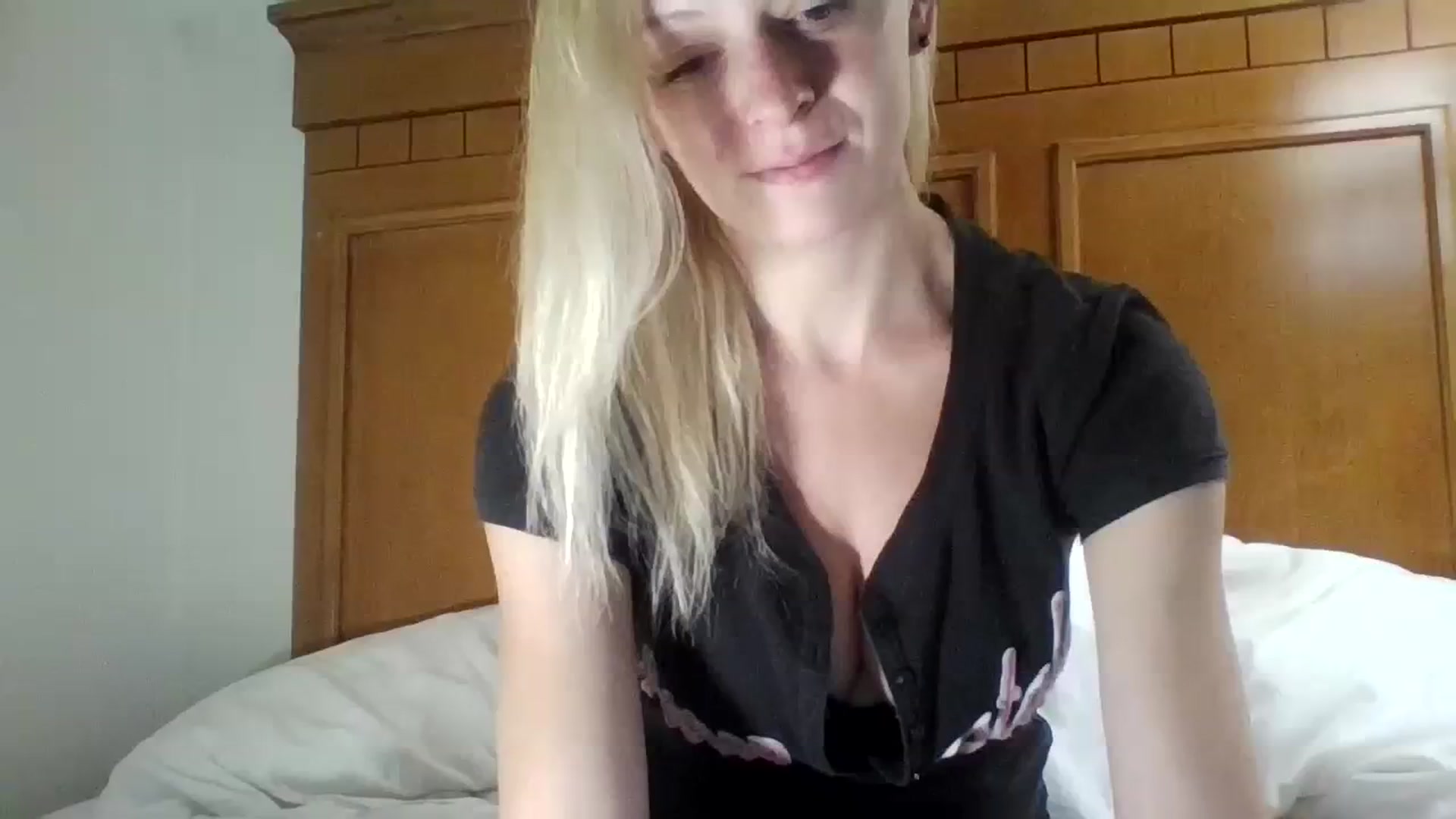 Gallery image thumbnail from Erika_Foxx's myfreecams stream on, 08/17/2023, 16:26 image 10 of 20