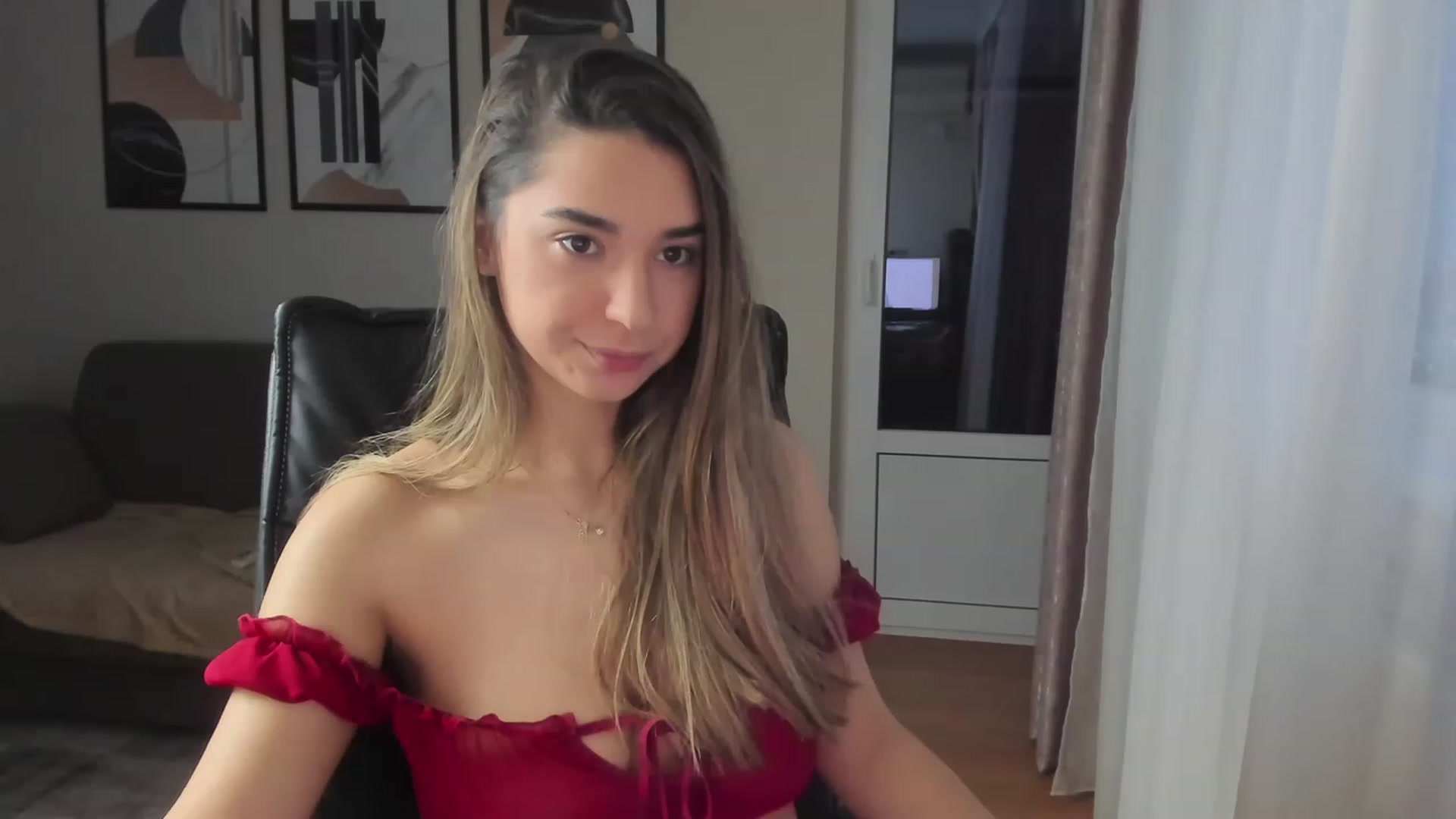 Gallery image thumbnail from Erika_higgins's myfreecams stream on, 12/01/2022, 15:05 image 12 of 20