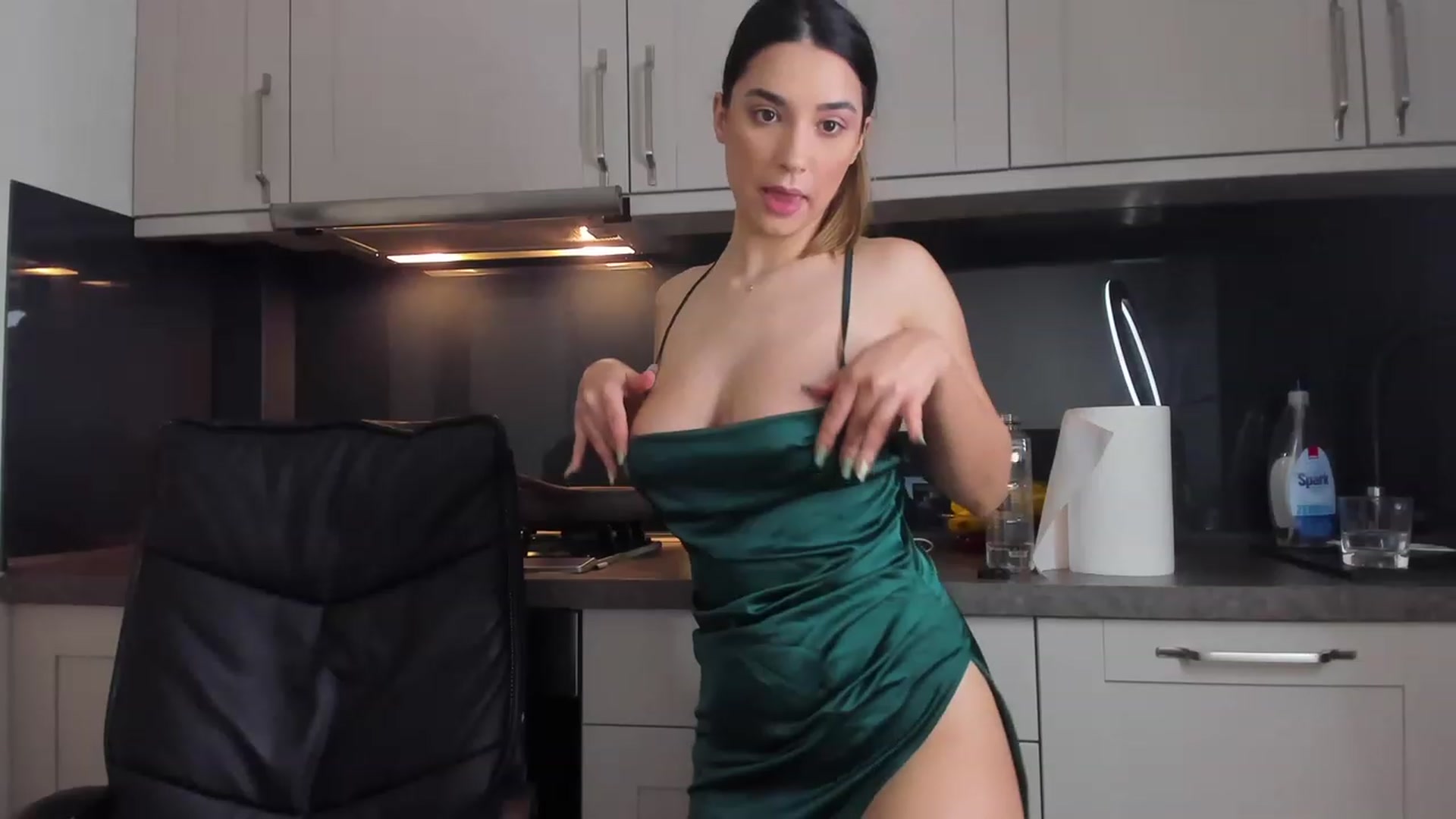 Gallery image thumbnail from Erika_higgins's myfreecams stream on, 05/20/2023, 18:40 image 20 of 20