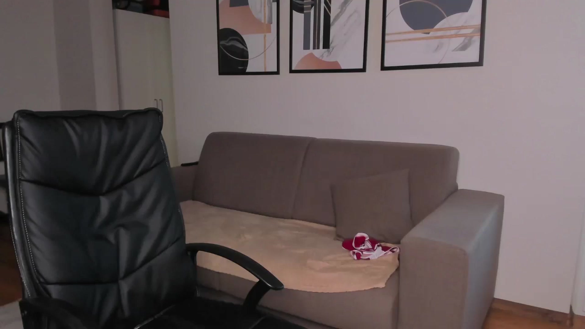 Gallery image thumbnail from Erika_higgins's myfreecams stream on, 07/22/2023, 17:10 image 15 of 20