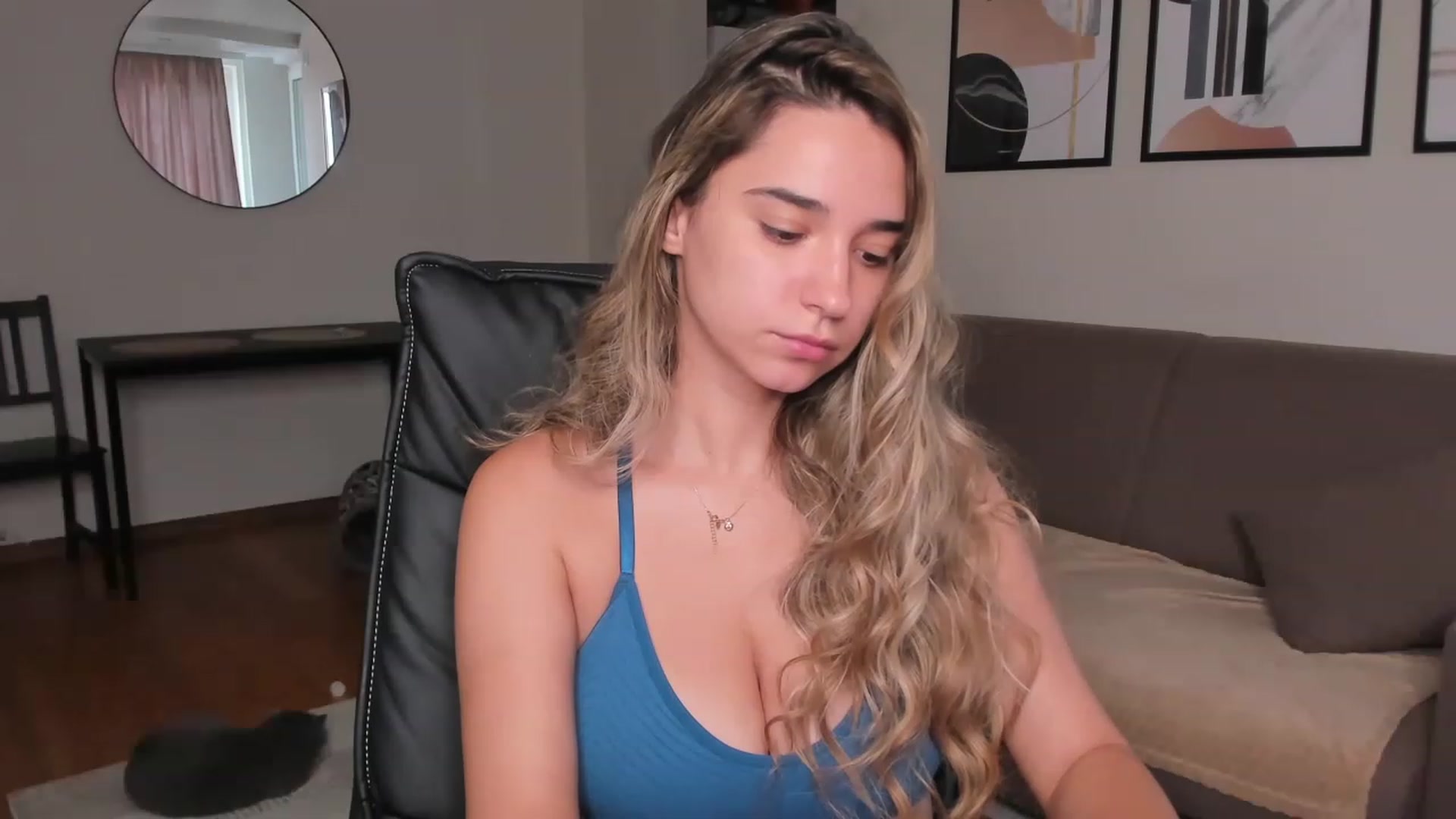 Gallery image thumbnail from Erika_higgins's myfreecams stream on, 07/25/2023, 16:12 image 3 of 20