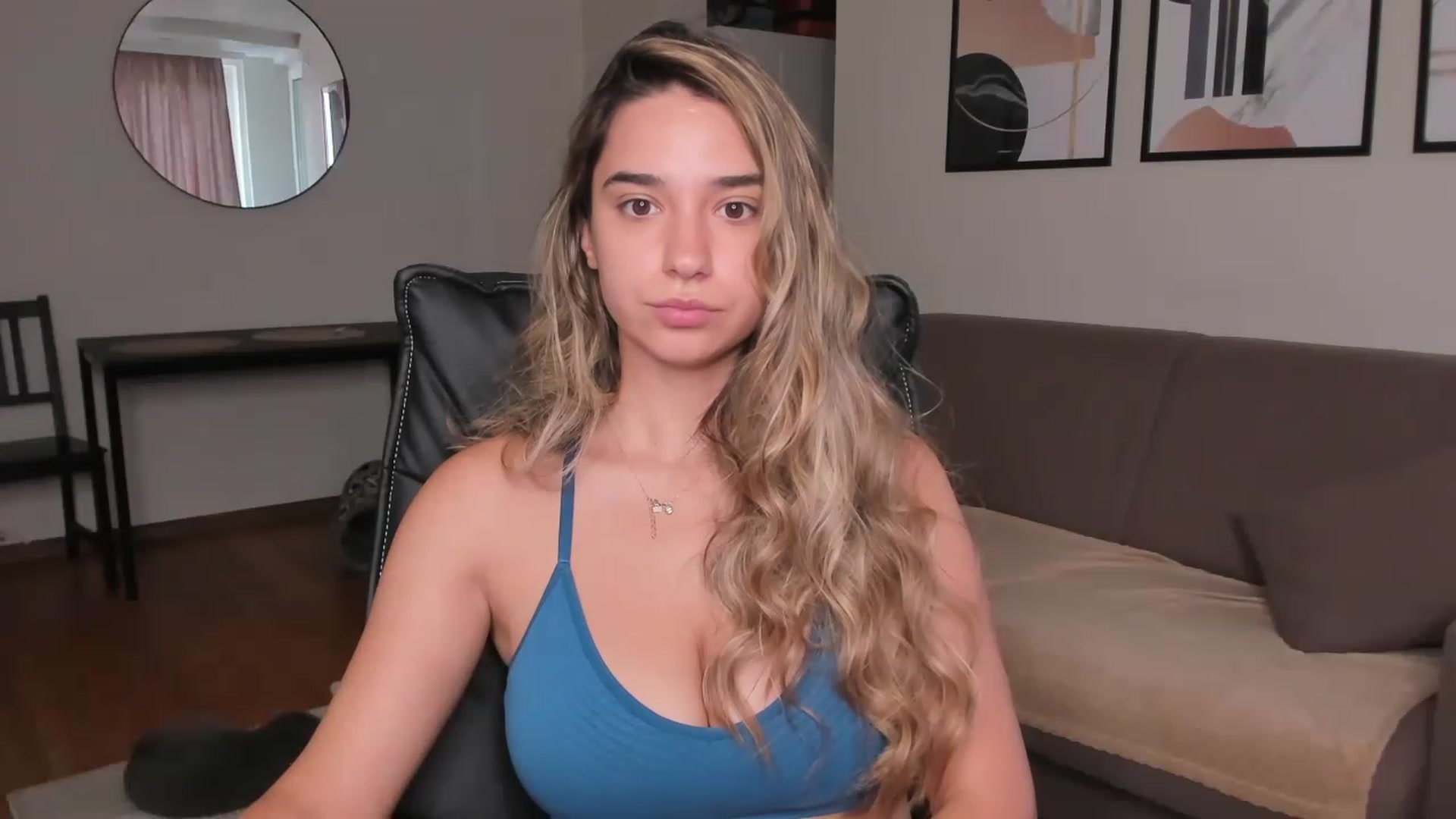 Gallery image thumbnail from Erika_higgins's myfreecams stream on, 07/25/2023, 16:12 image 4 of 20