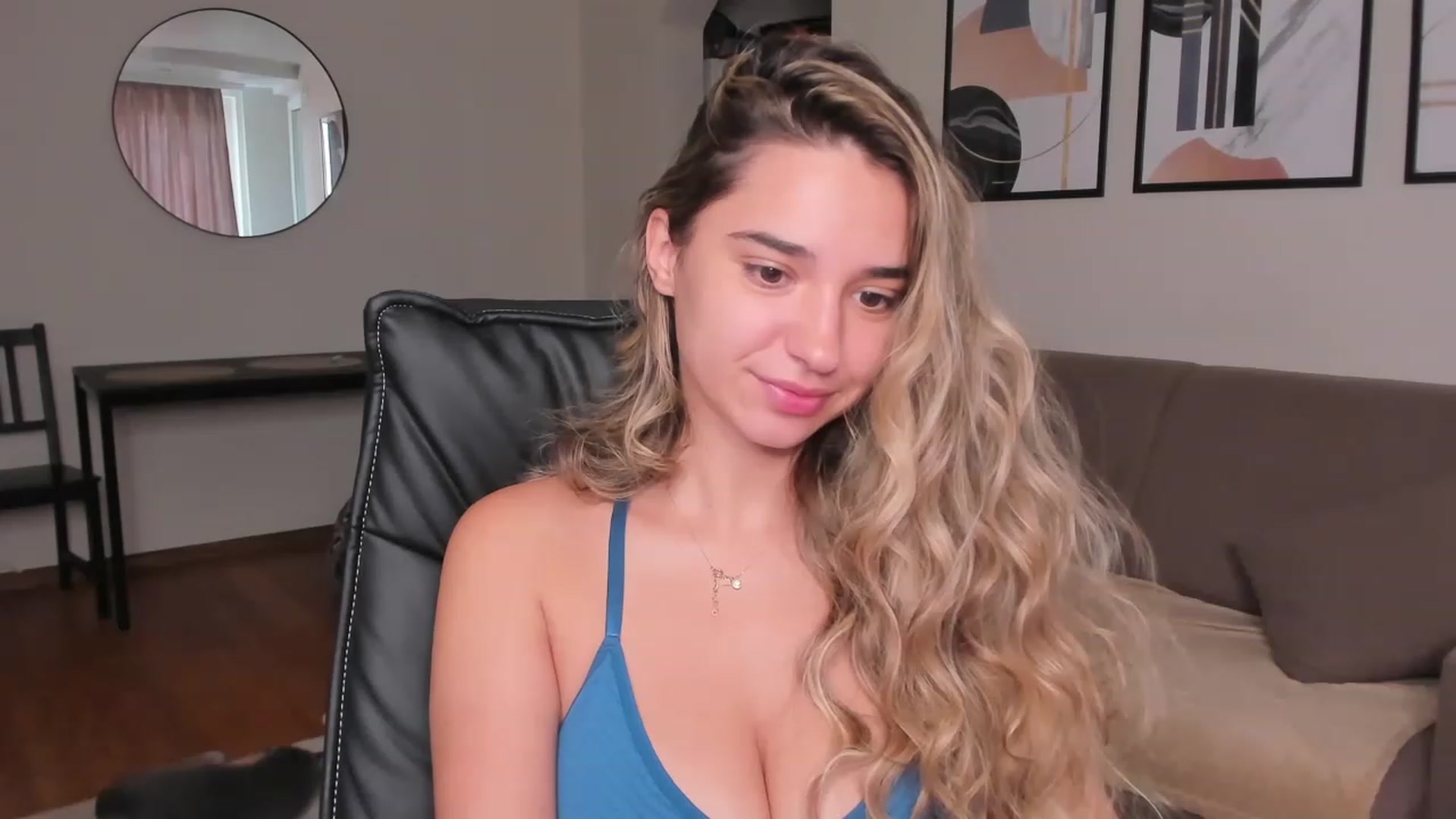 Gallery image thumbnail from Erika_higgins's myfreecams stream on, 07/25/2023, 16:12 image 8 of 20