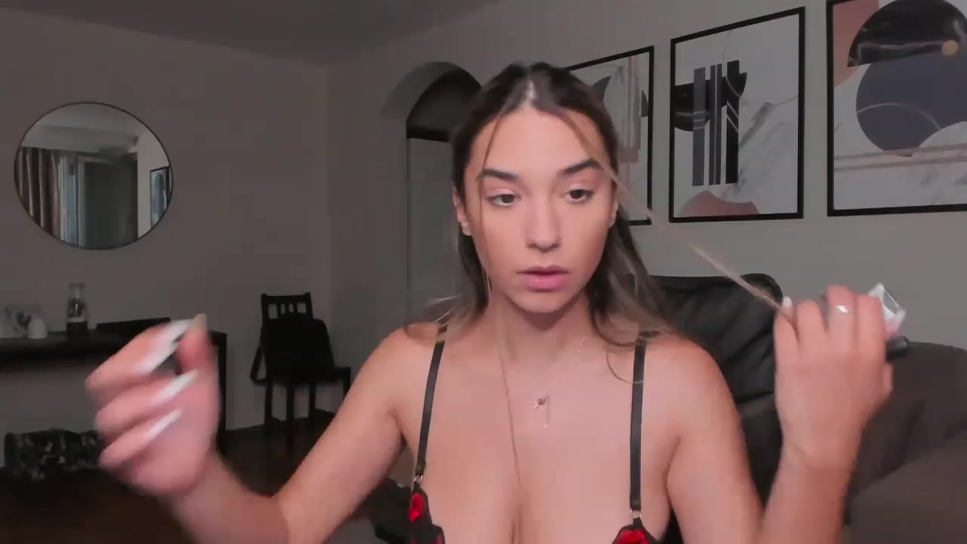 Gallery image thumbnail from Erika_higgins's myfreecams stream on, 08/14/2023, 17:40 image 6 of 20