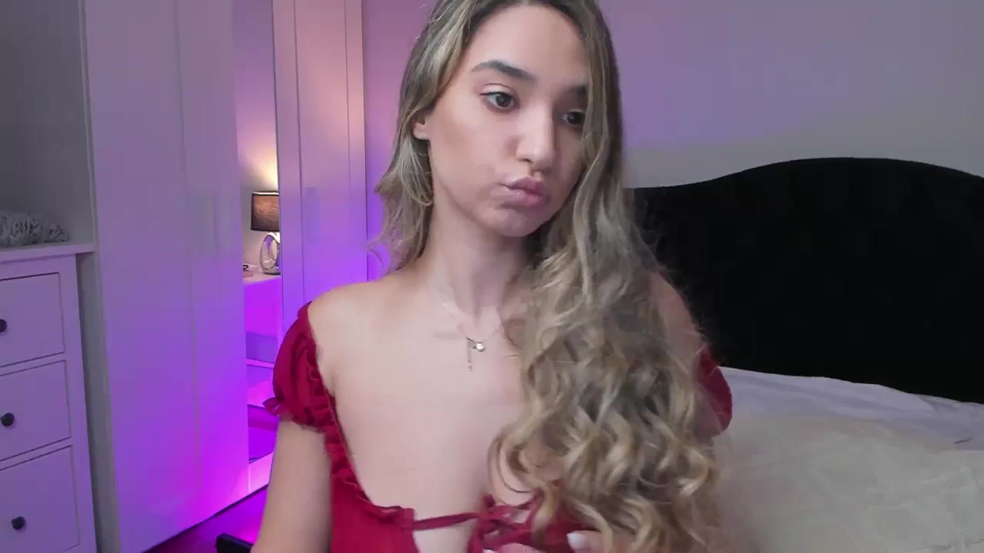 Gallery image thumbnail from Erika_higgins's myfreecams stream on, 09/18/2023, 16:48 image 2 of 20