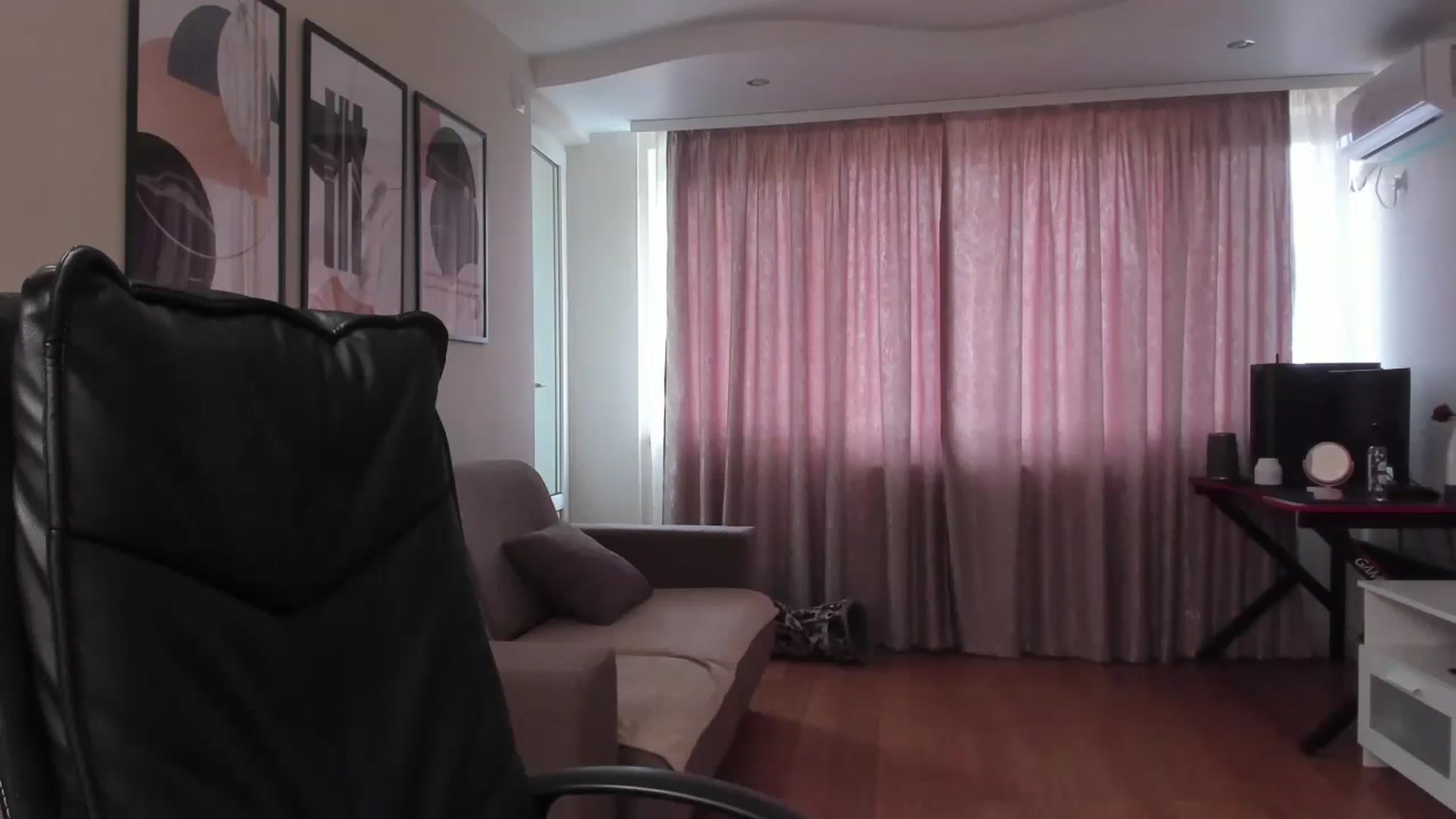 Gallery image thumbnail from Erika_higgins's myfreecams stream on, 10/05/2023, 13:48 image 19 of 20