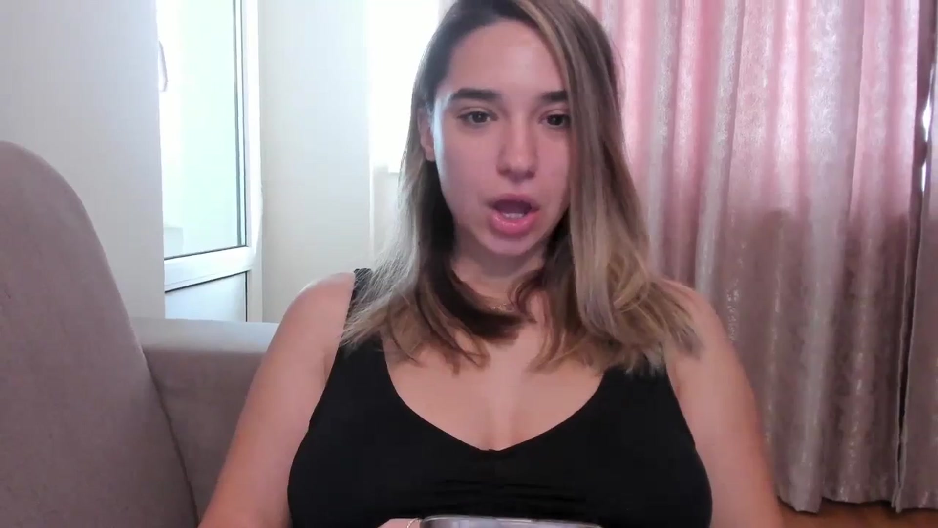 Gallery image thumbnail from Erika_higgins's myfreecams stream on, 10/09/2023, 13:26 image 9 of 20