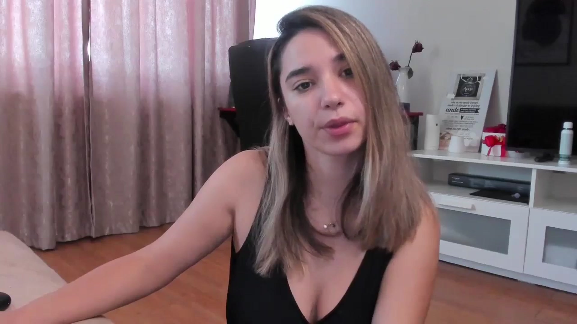 Gallery image thumbnail from Erika_higgins's myfreecams stream on, 10/09/2023, 13:26 image 2 of 20