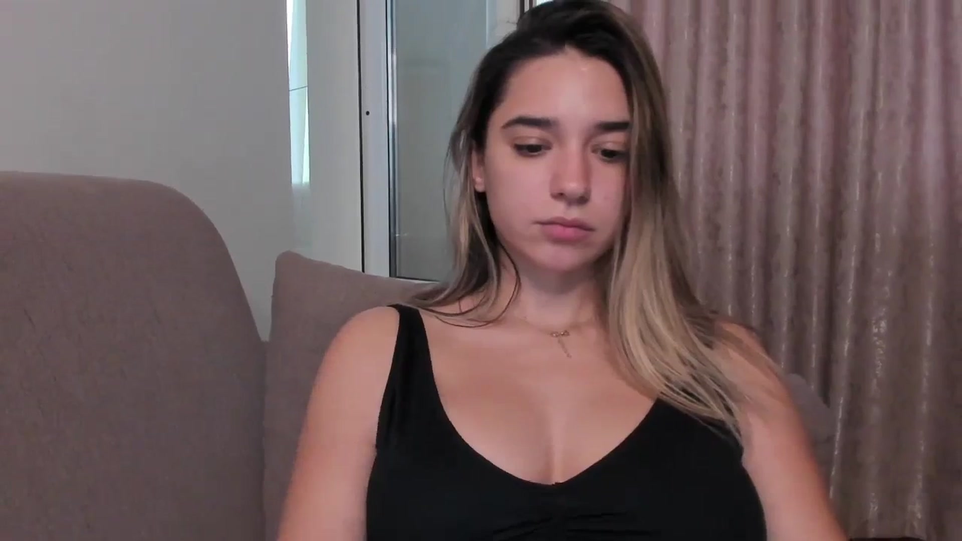Gallery image thumbnail from Erika_higgins's myfreecams stream on, 10/09/2023, 15:20 image 13 of 20