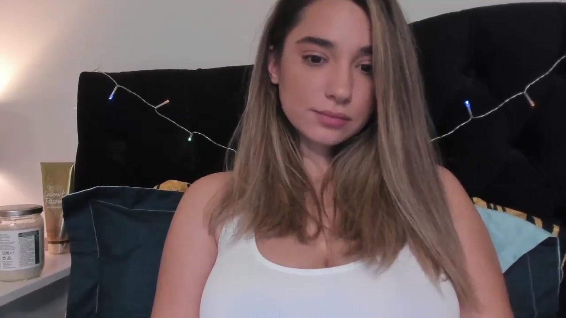 Gallery image thumbnail from Erika_higgins's myfreecams stream on, 11/22/2023, 14:41 image 2 of 20