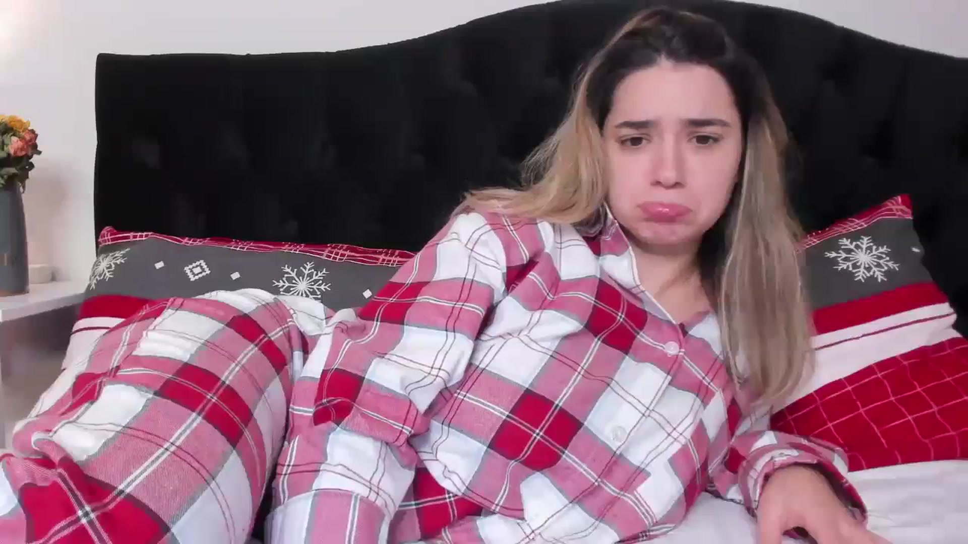 Gallery image thumbnail from Erika_higgins's myfreecams stream on, 12/05/2023, 18:44 image 4 of 20