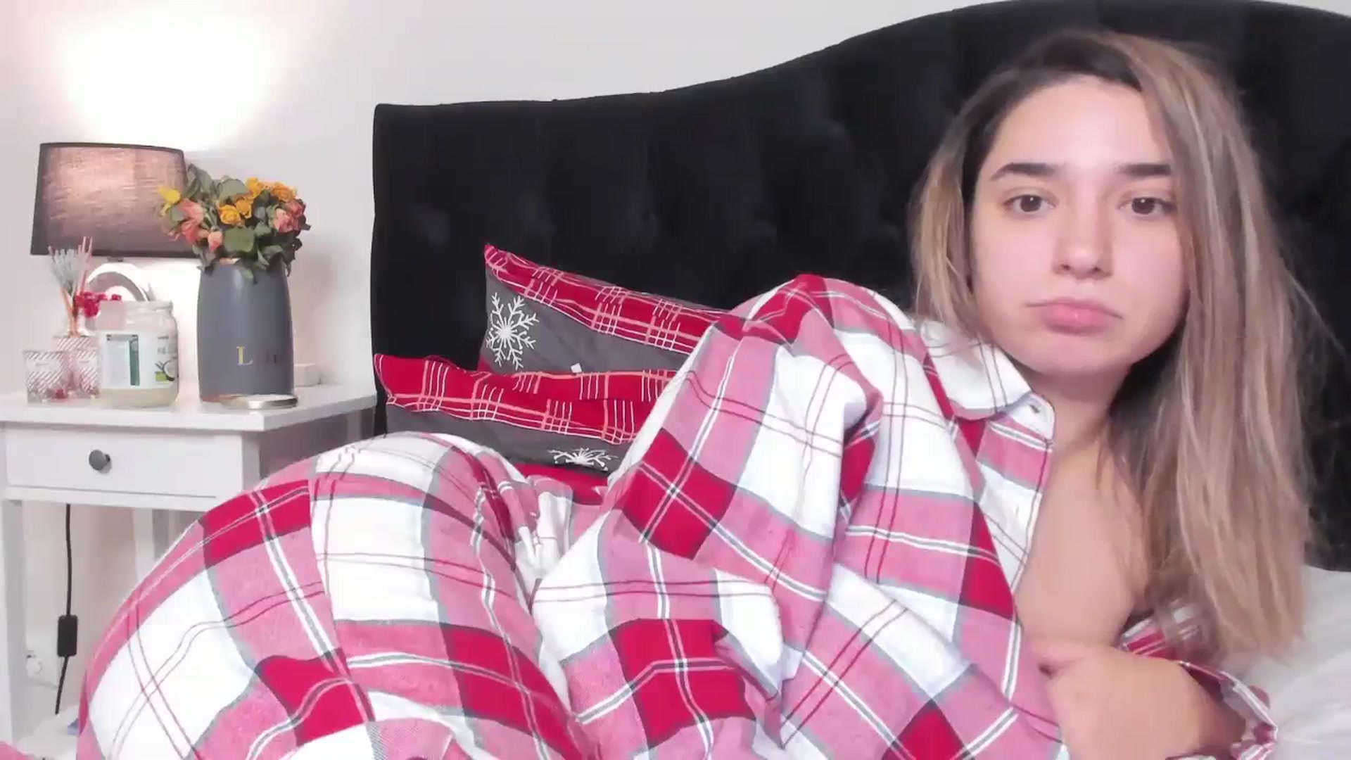 Gallery image thumbnail from Erika_higgins's myfreecams stream on, 12/05/2023, 19:48 image 16 of 20