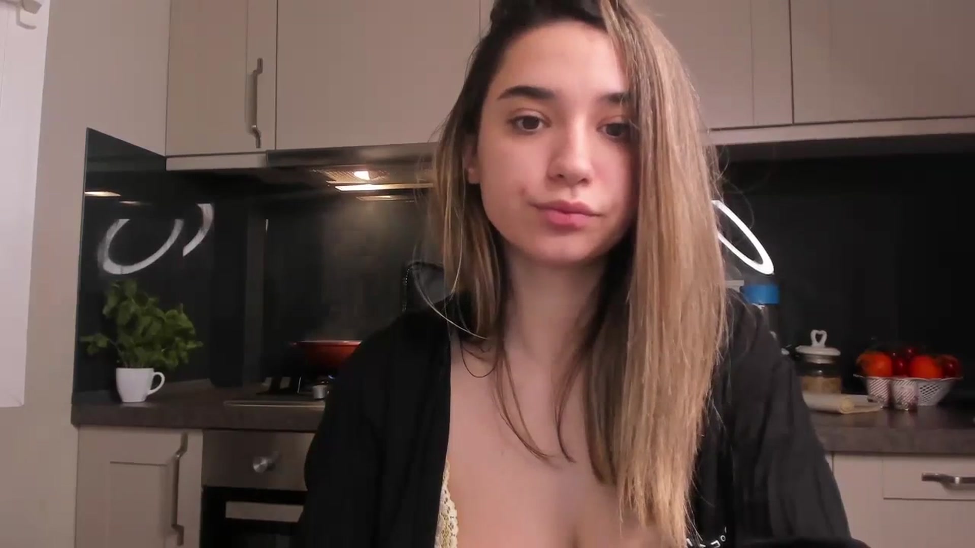 Gallery image thumbnail from Erika_higgins's myfreecams stream on, 12/15/2023, 16:03 image 18 of 20