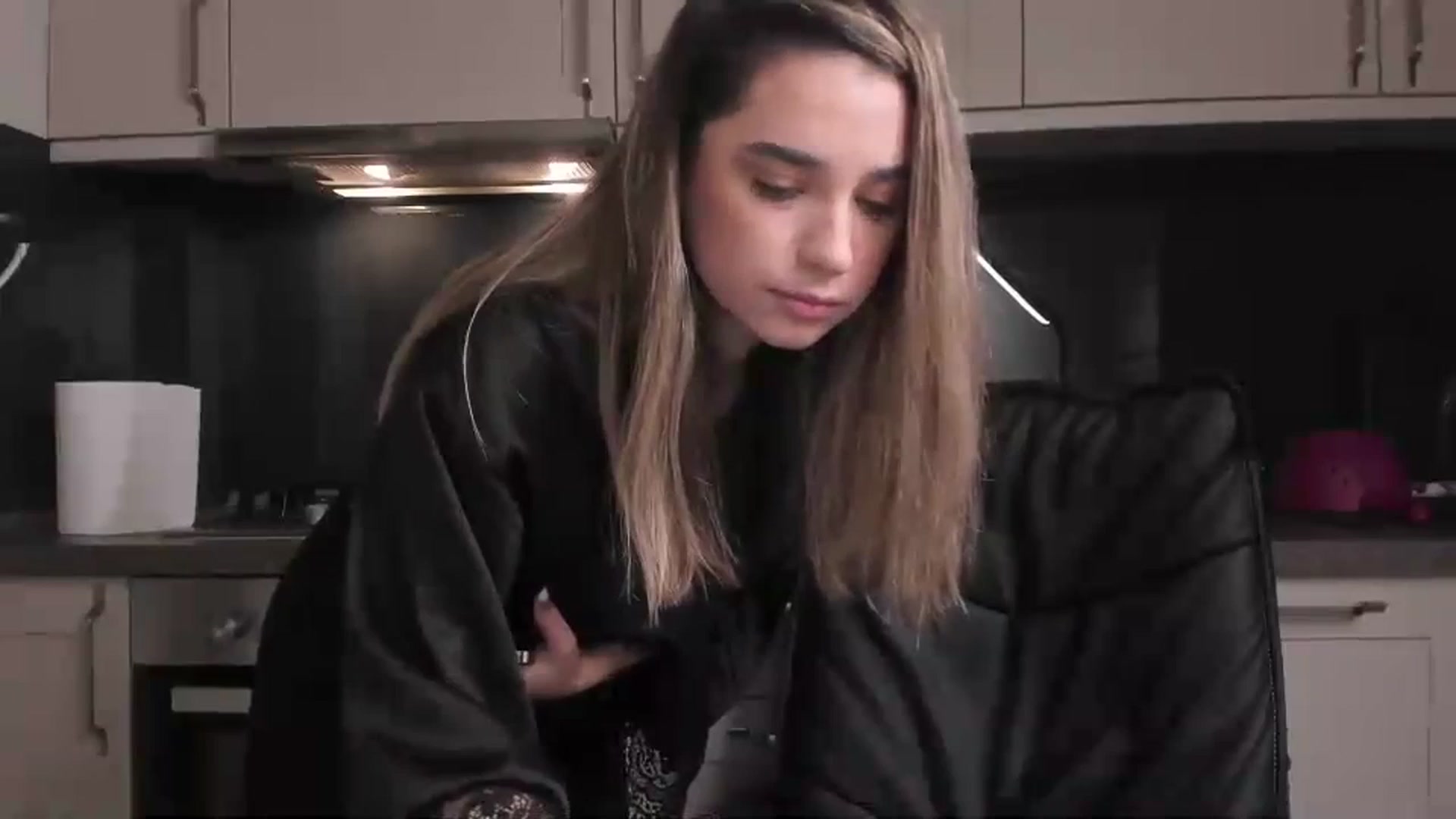 Gallery image thumbnail from Erika_higgins's myfreecams stream on, 12/18/2023, 17:20 image 2 of 20