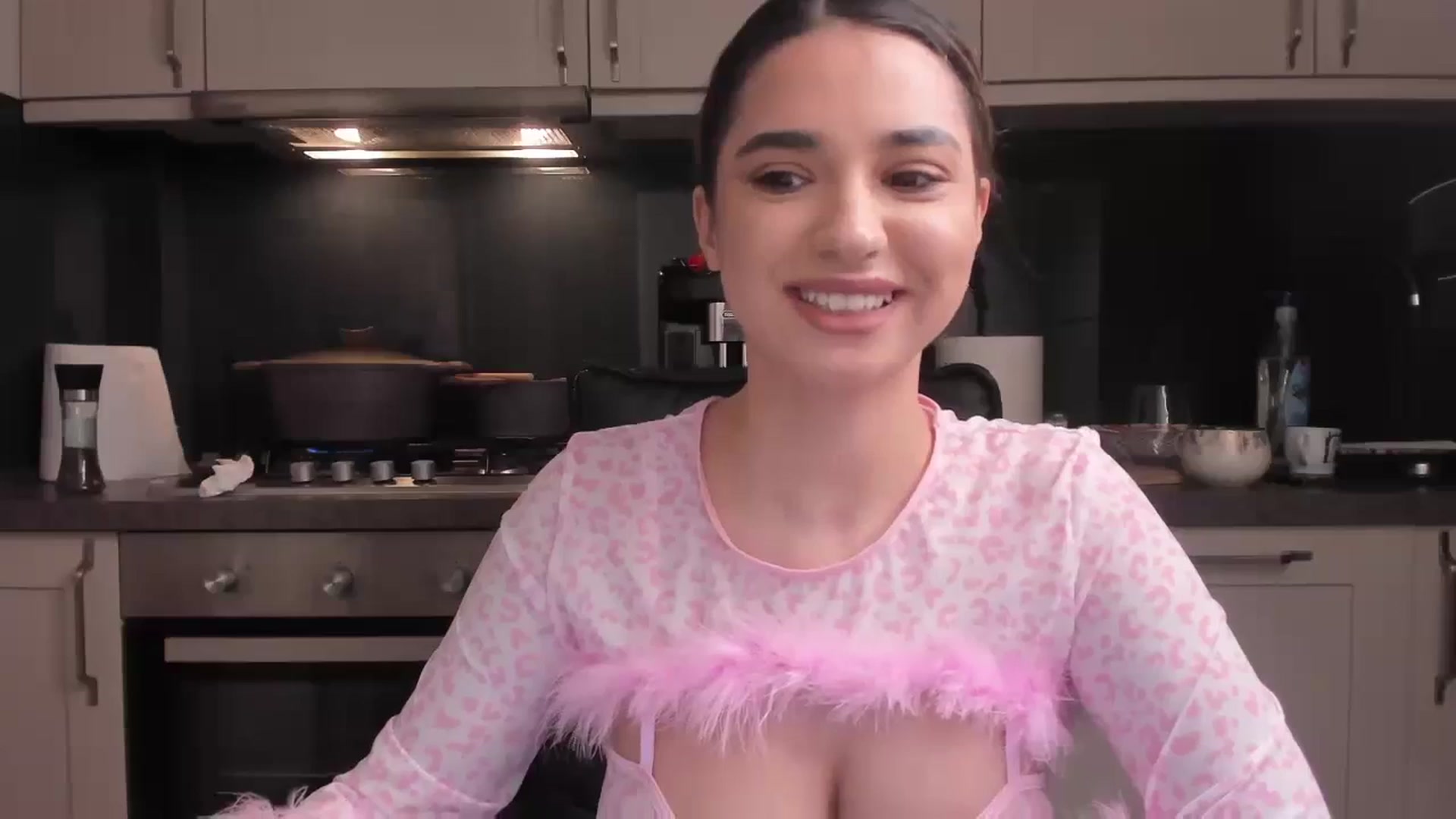Gallery image thumbnail from Erika_higgins's myfreecams stream on, 12/19/2023, 16:02 image 13 of 20