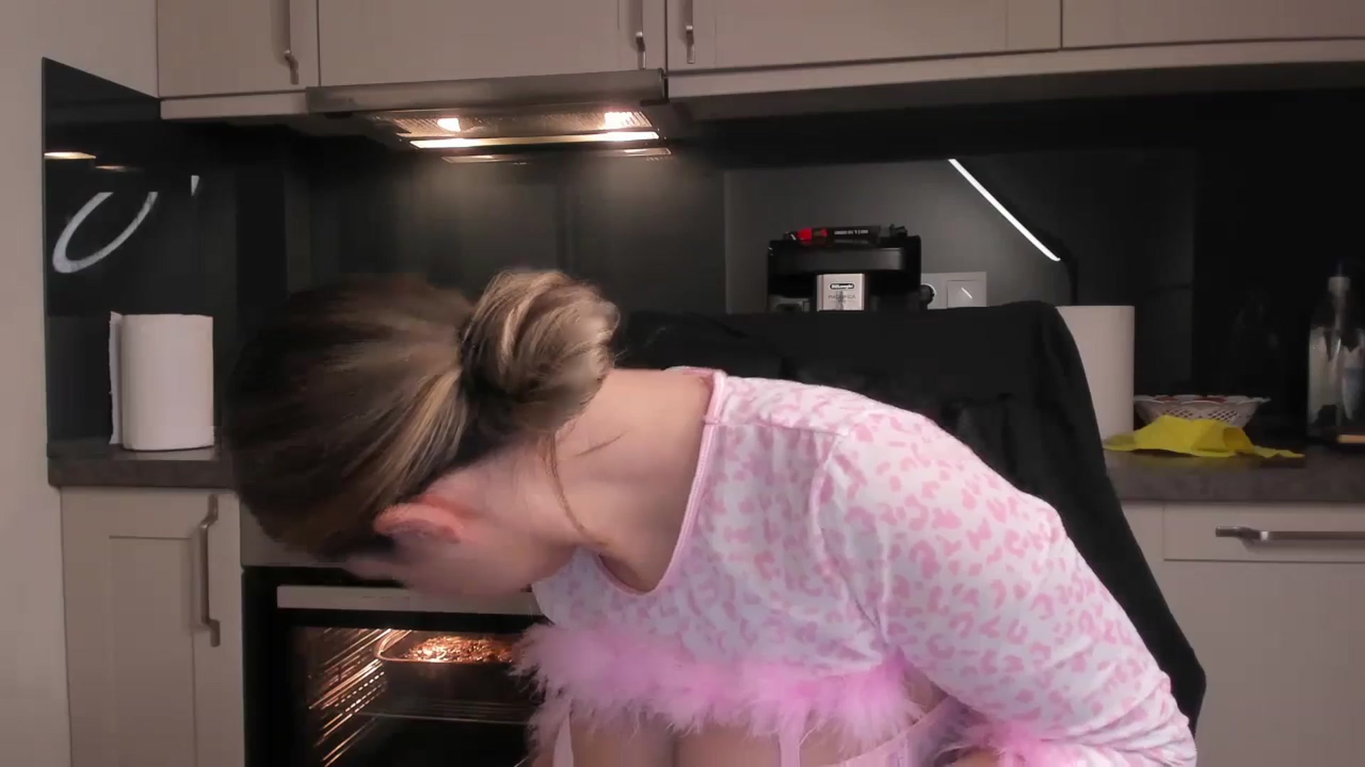 Gallery image thumbnail from Erika_higgins's myfreecams stream on, 12/19/2023, 16:53 image 19 of 20