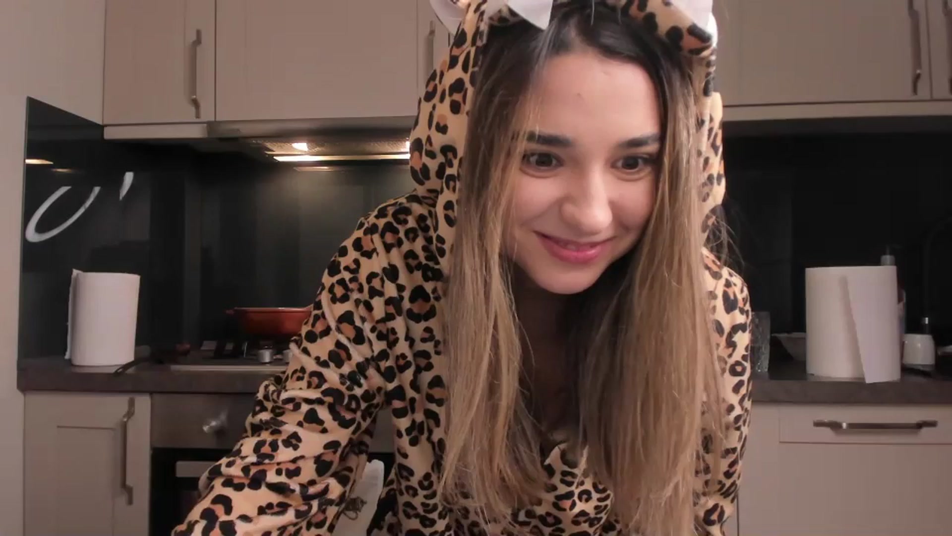 Gallery image thumbnail from Erika_higgins's myfreecams stream on, 12/20/2023, 17:51 image 2 of 20