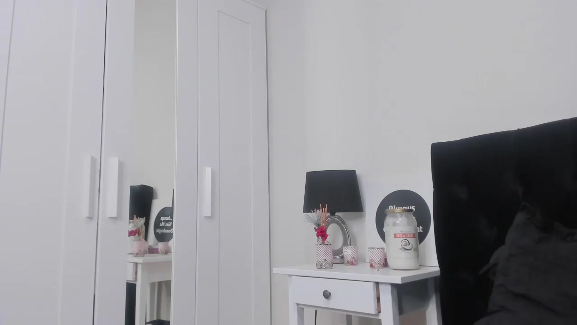 Gallery image thumbnail from Erika_higgins's myfreecams stream on, 01/31/2024, 16:09 image 18 of 20