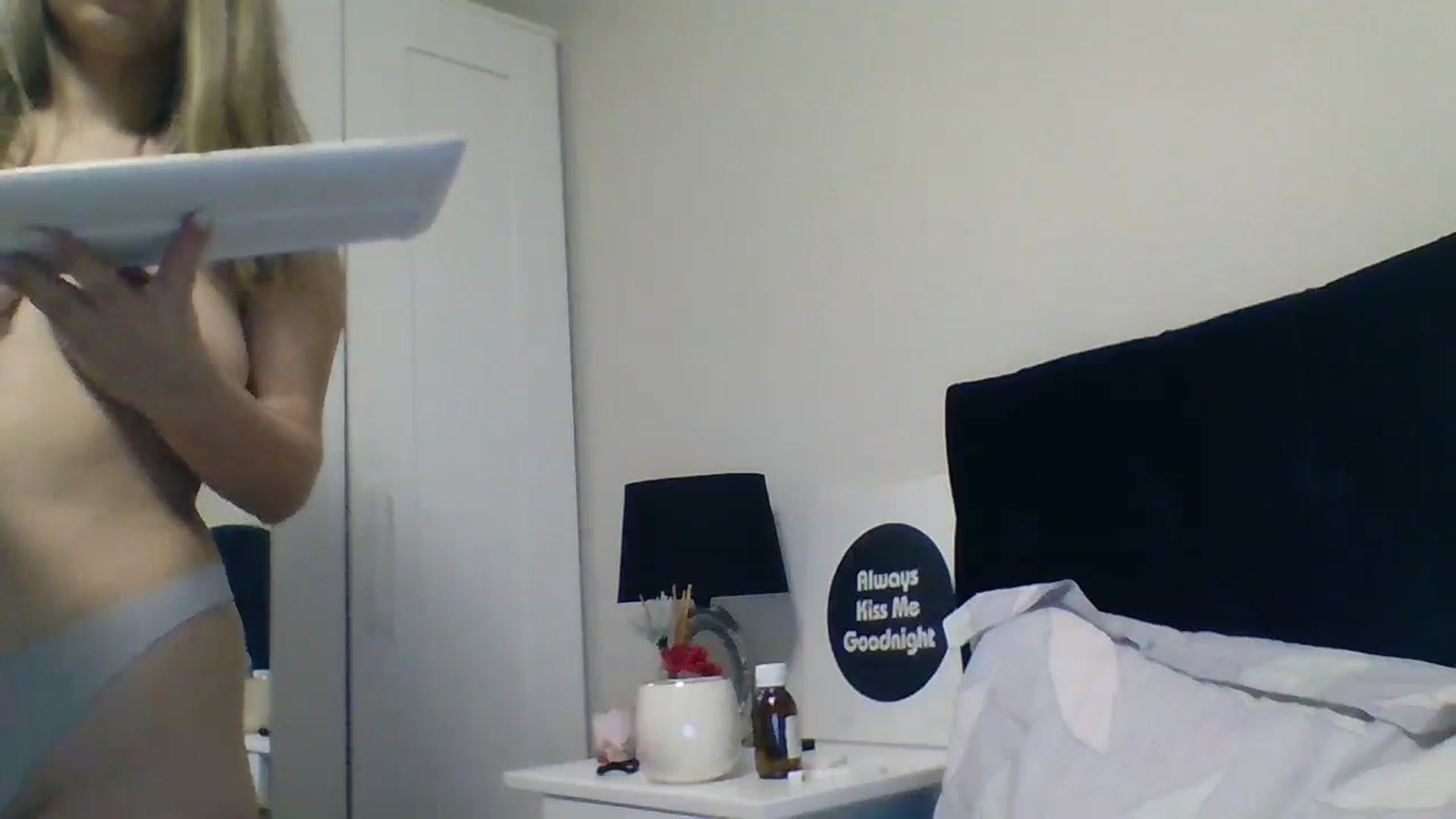 Gallery image thumbnail from Erika_higgins's myfreecams stream on, 02/11/2024, 17:33 image 8 of 20