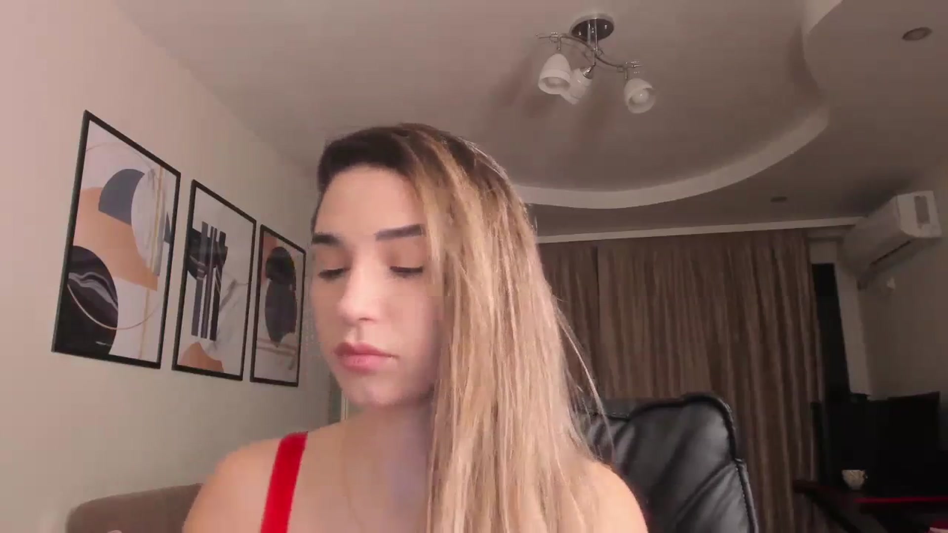 Gallery image thumbnail from Erika_higgins's myfreecams stream on, 02/22/2024, 17:20 image 8 of 20