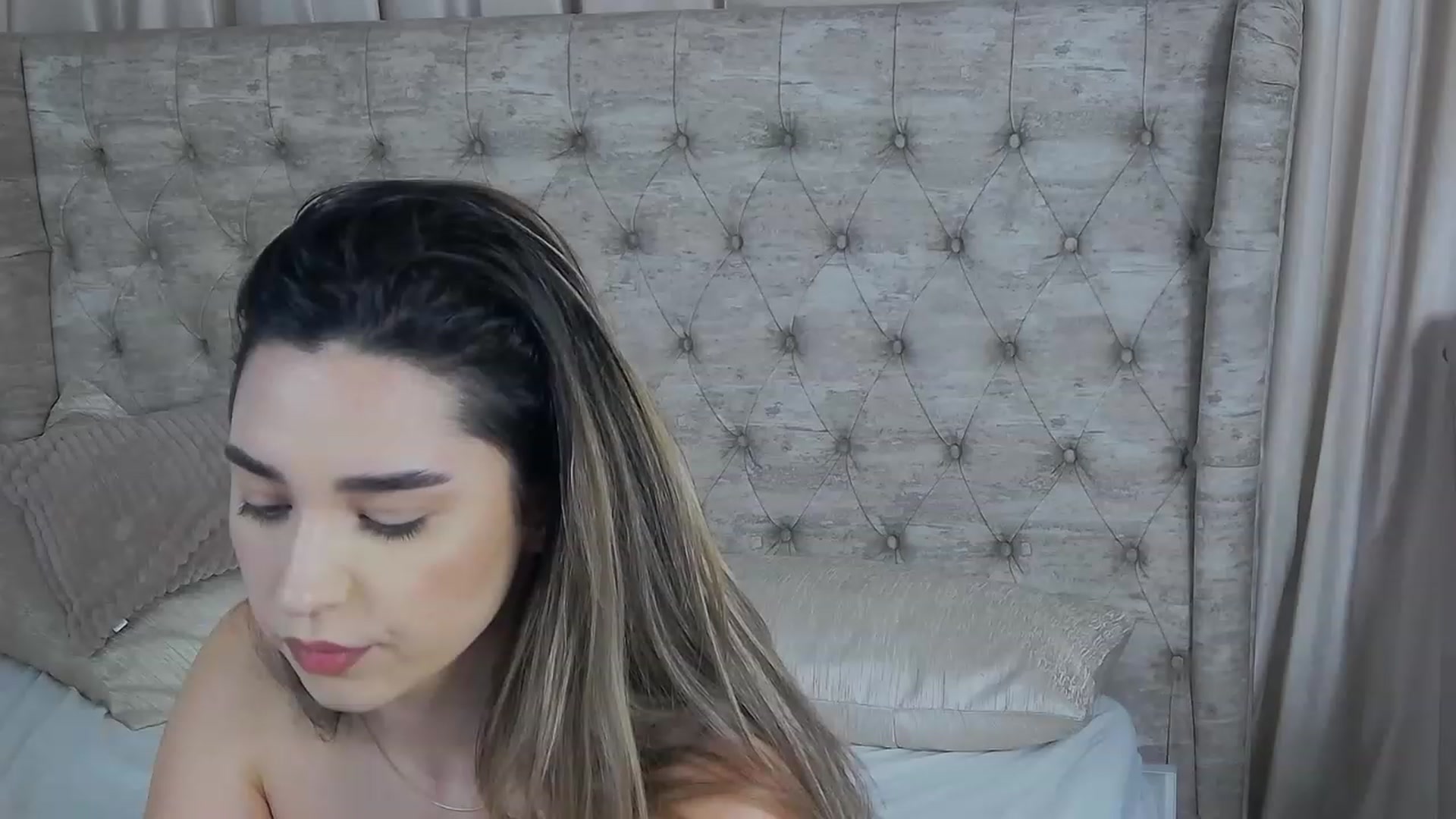 Gallery image thumbnail from Erika_higgins's myfreecams stream on, 03/18/2024, 20:06 image 17 of 20