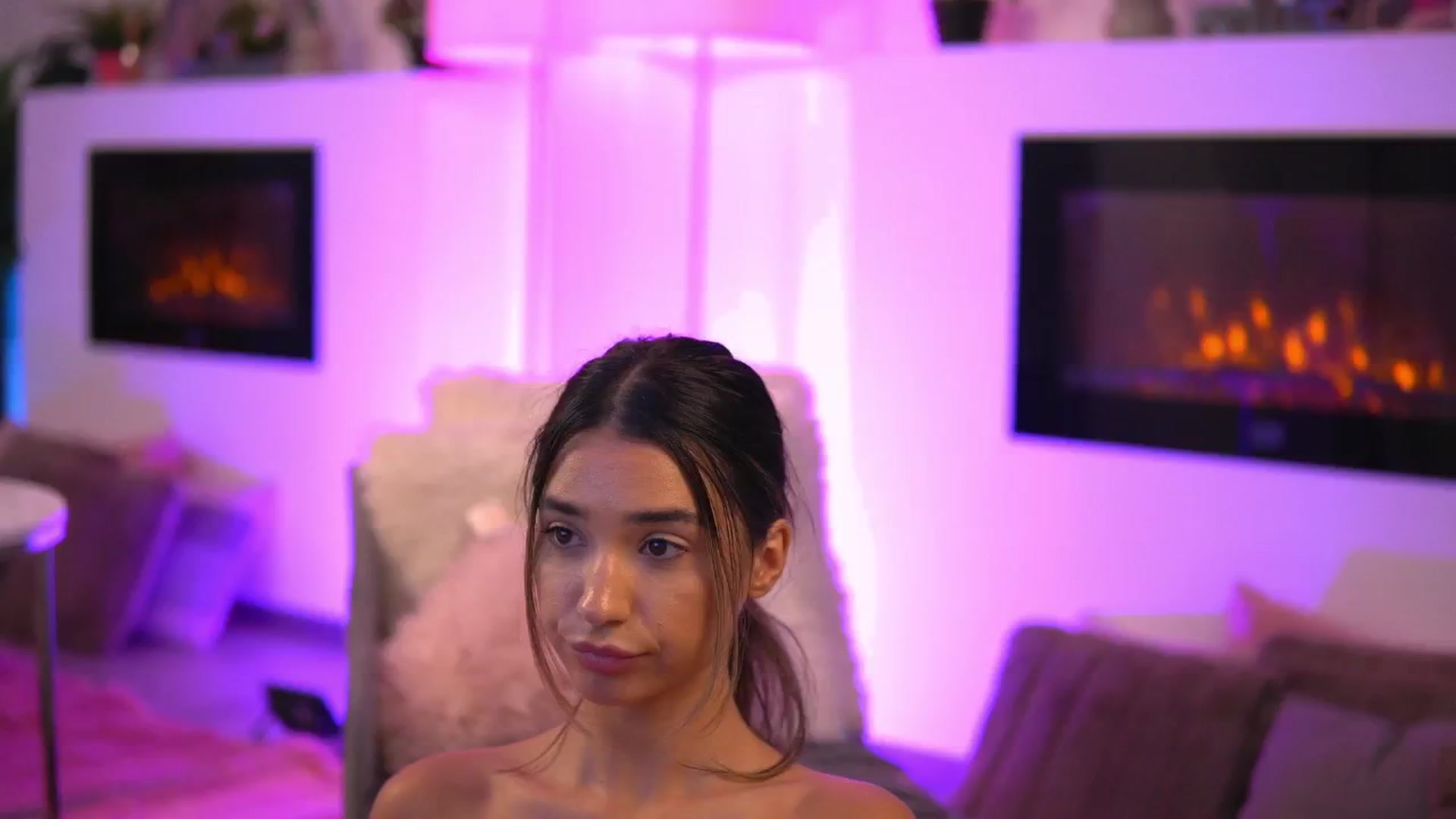Gallery image thumbnail from Erika_higgins's myfreecams stream on, 10/03/2024, 18:12 image 16 of 20