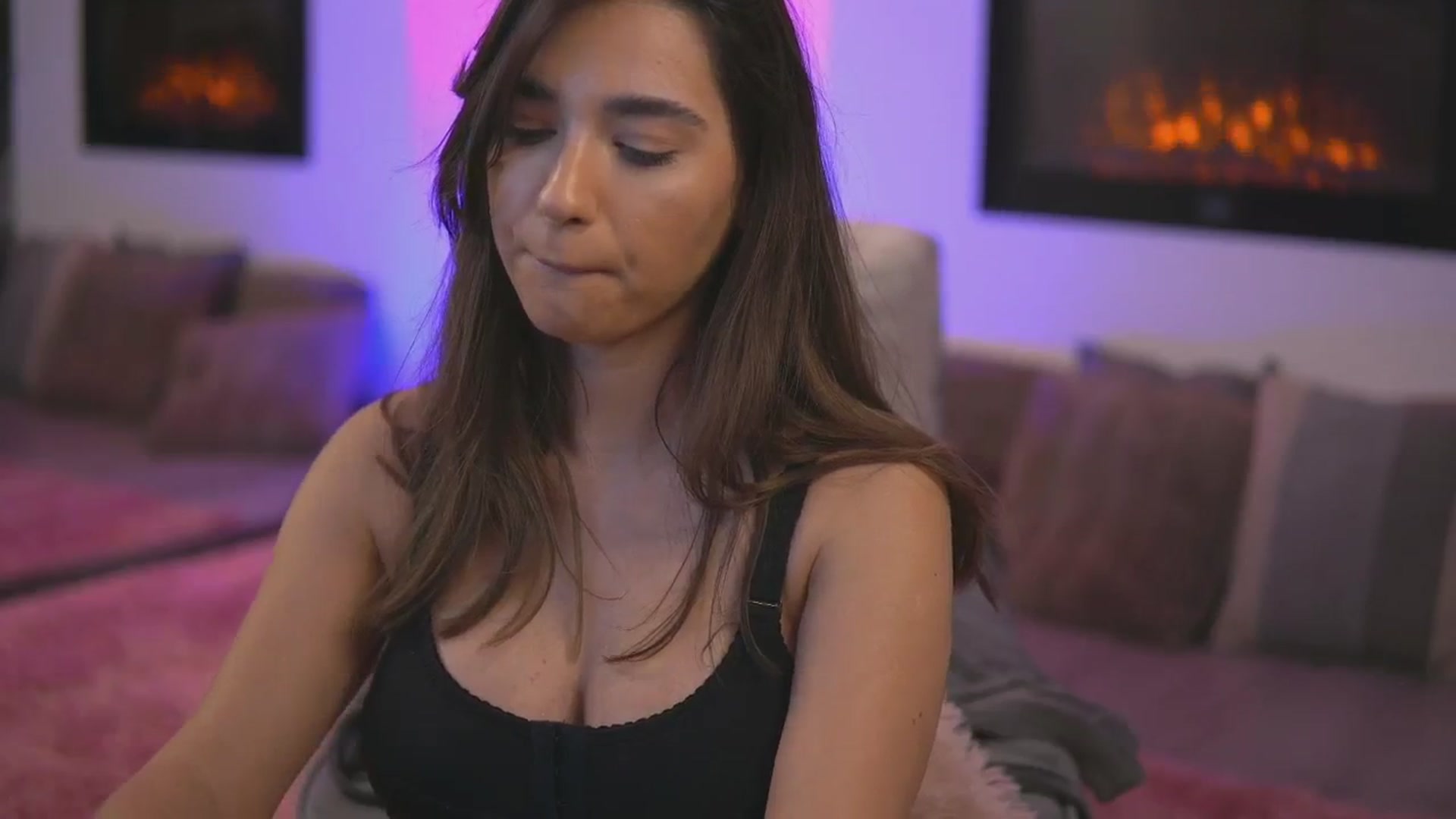 Gallery image thumbnail from Erika_higgins's myfreecams stream on, 01/11/2025, 15:03 image 6 of 20