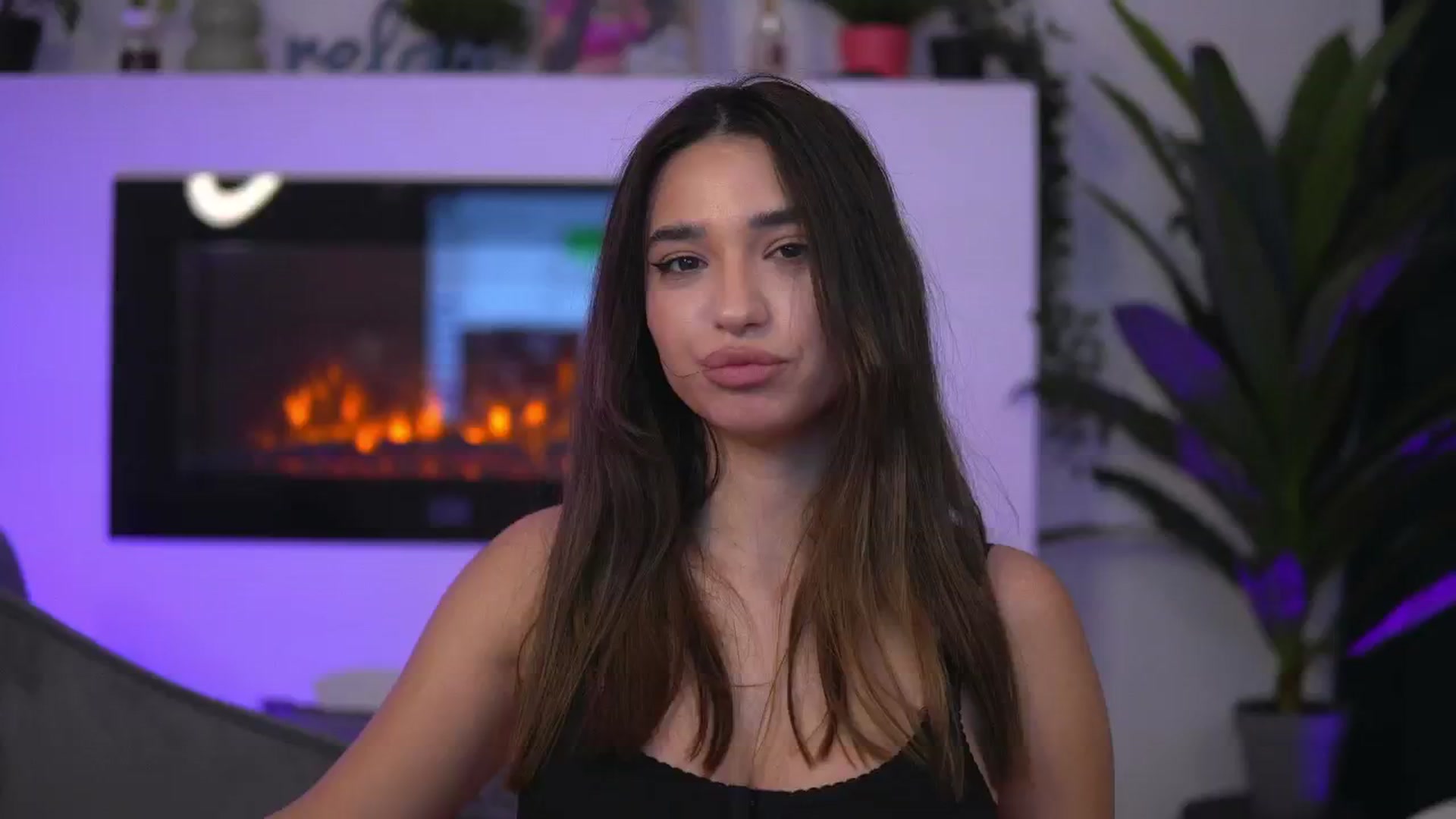 Gallery image thumbnail from Erika_higgins's myfreecams stream on, 01/23/2025, 18:08 image 15 of 20