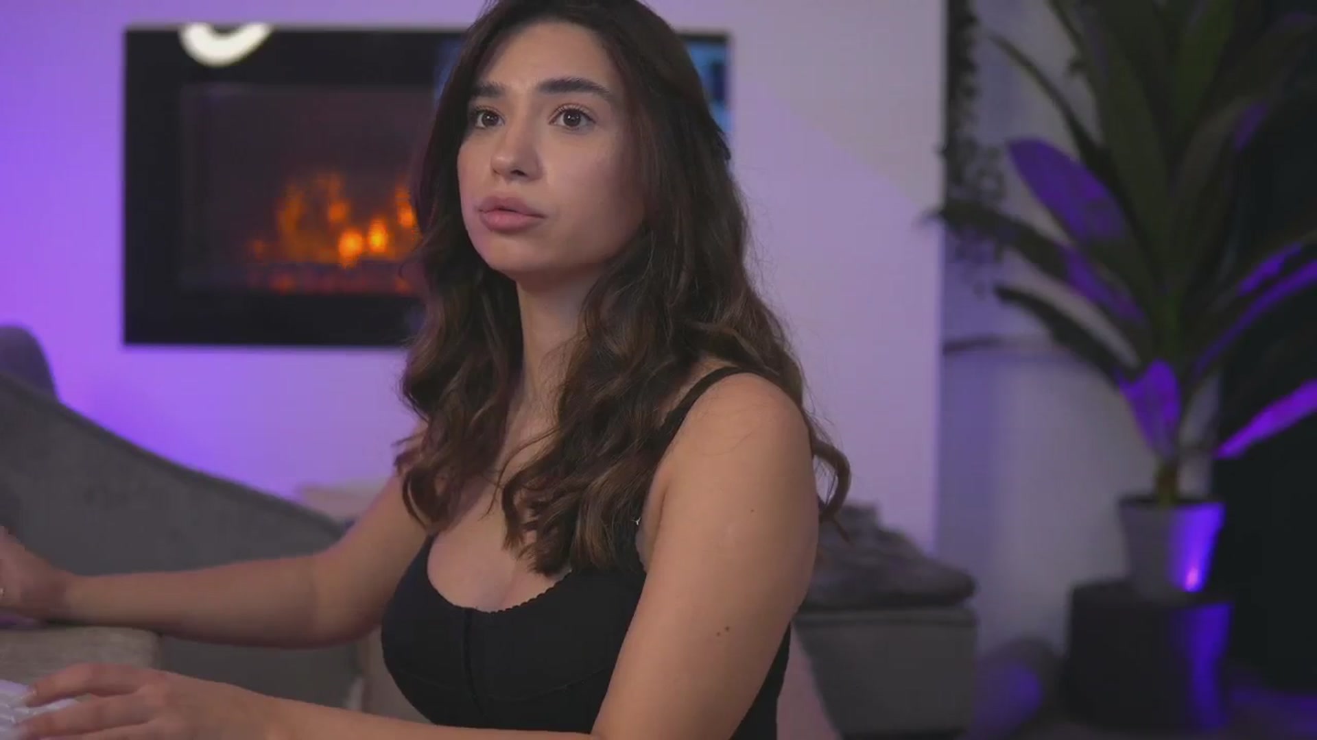 Gallery image thumbnail from Erika_higgins's myfreecams stream on, 01/28/2025, 18:36 image 4 of 20
