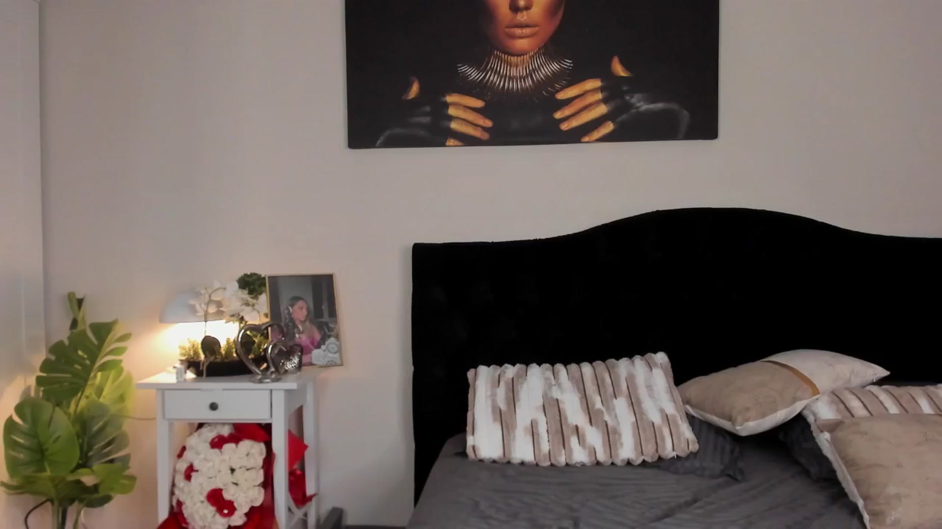 Gallery image thumbnail from Erika_higgins's myfreecams stream on, 04/28/2025, 19:40 image 20 of 20