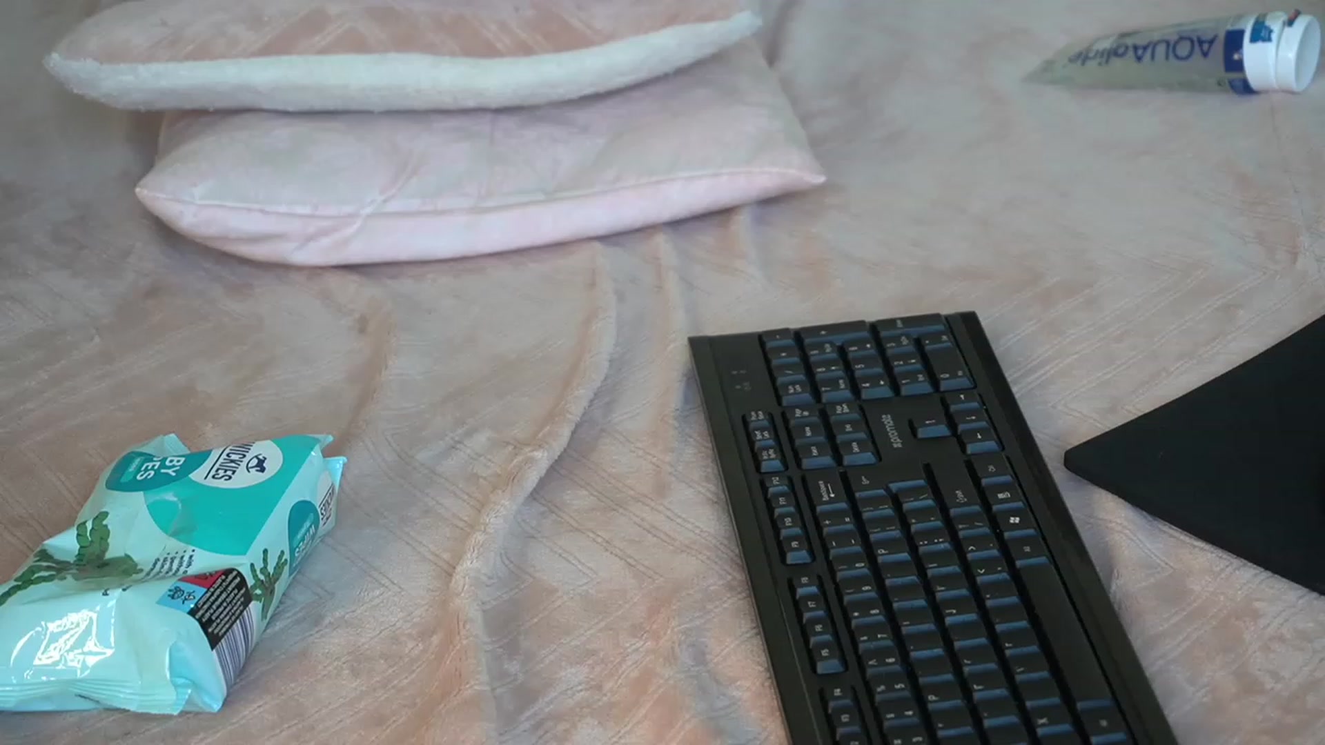Gallery image thumbnail from Erikabee's myfreecams stream on, 03/13/2023, 11:18 image 11 of 20