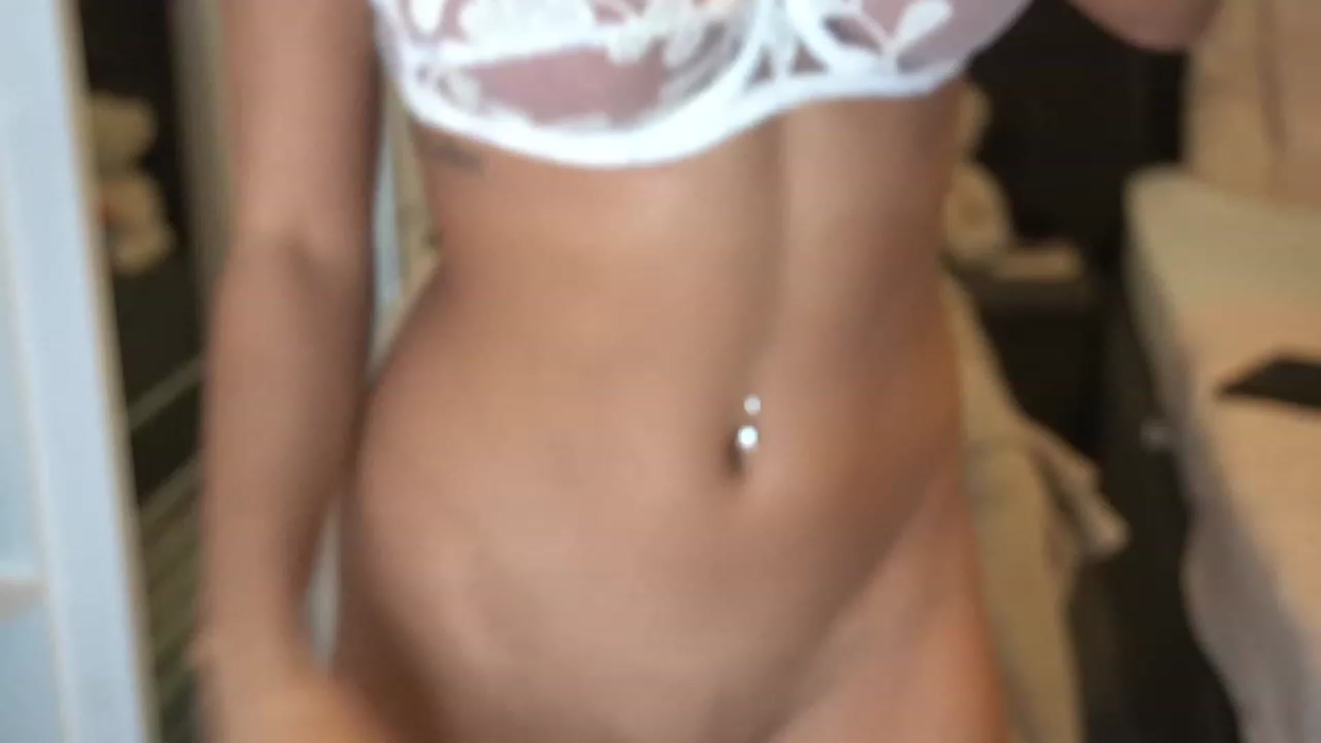 Gallery image thumbnail from Erikabee's myfreecams stream on, 11/15/2023, 06:40 image 12 of 20
