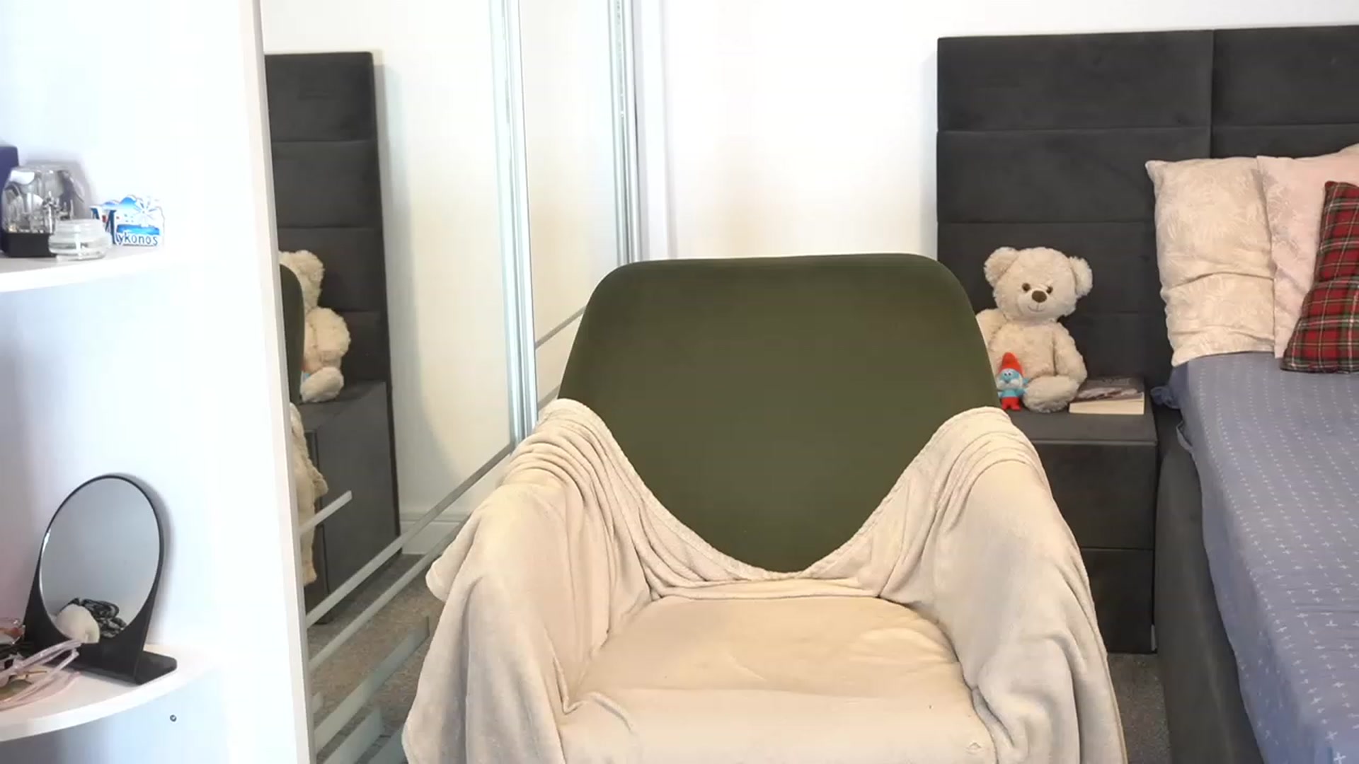 Gallery image thumbnail from Erikabee's myfreecams stream on, 12/08/2023, 11:34 image 4 of 20