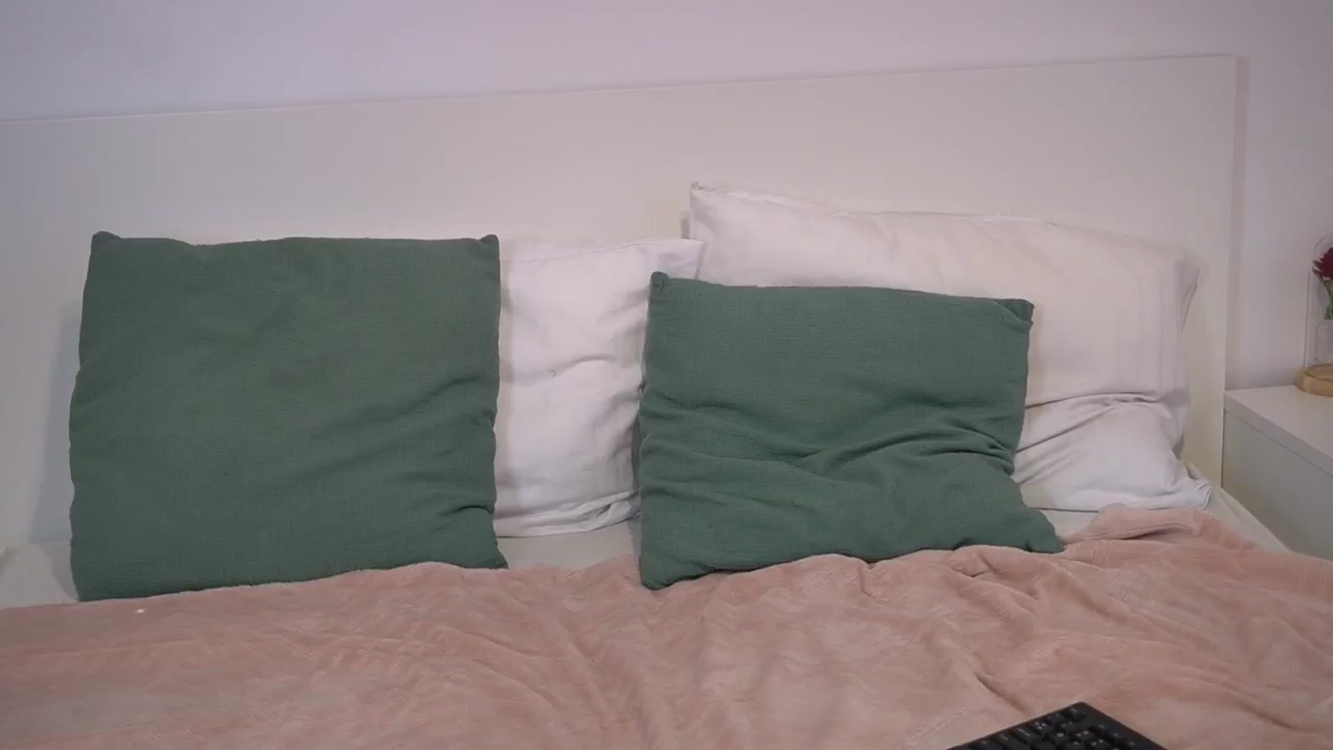 Gallery image thumbnail from Erikabee's myfreecams stream on, 05/19/2024, 06:42 image 5 of 20