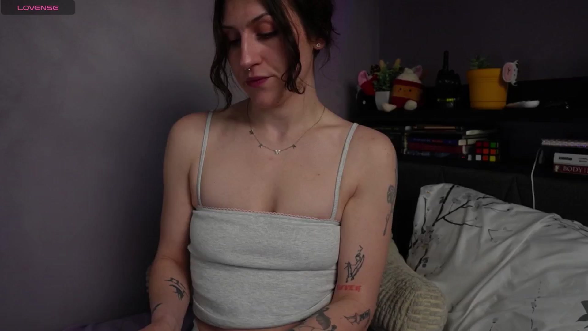 Gallery image thumbnail from Erikarose_'s myfreecams stream on, 03/26/2025, 16:03 image 2 of 20
