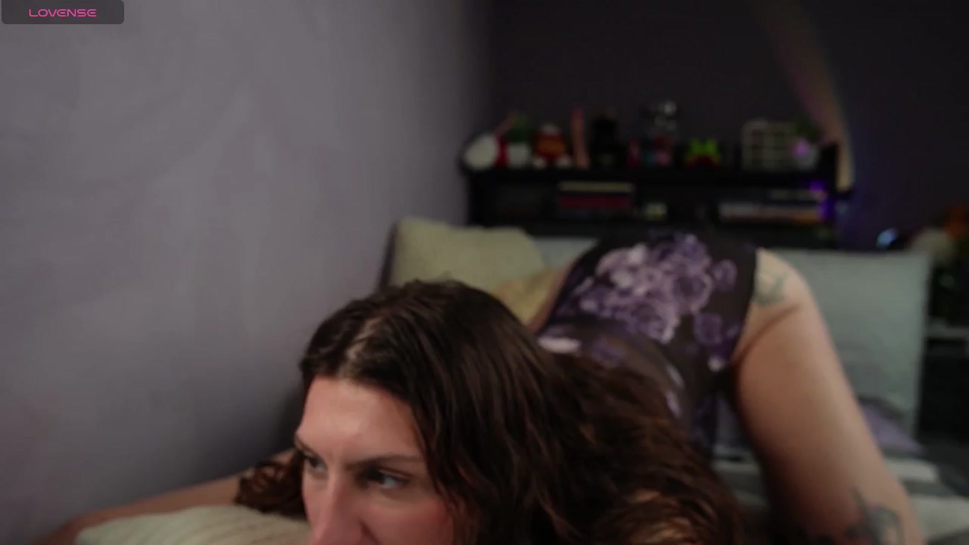 Gallery image thumbnail from Erikarose_'s myfreecams stream on, 04/30/2025, 17:25 image 9 of 20