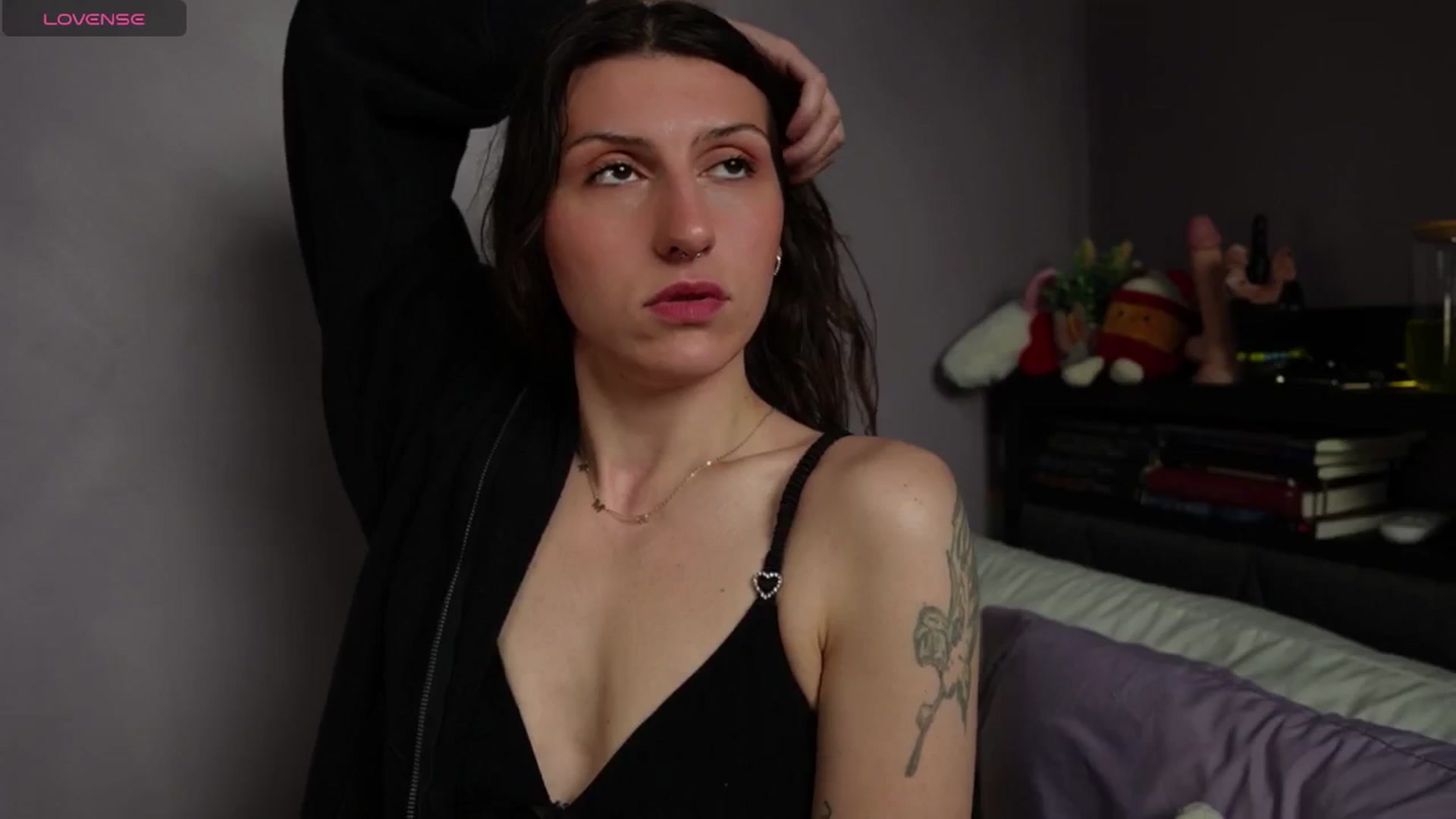 Gallery image thumbnail from Erikarose_'s myfreecams stream on, 05/20/2025, 16:11 image 9 of 20