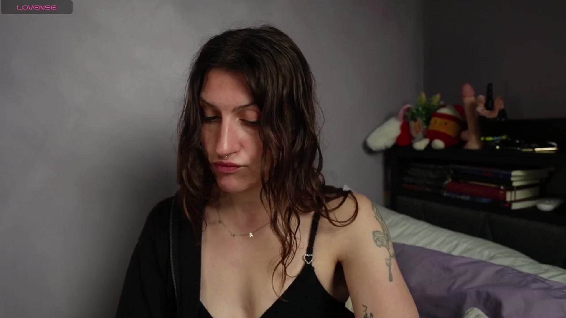 Gallery image thumbnail from Erikarose_'s myfreecams stream on, 05/20/2025, 16:11 image 16 of 20