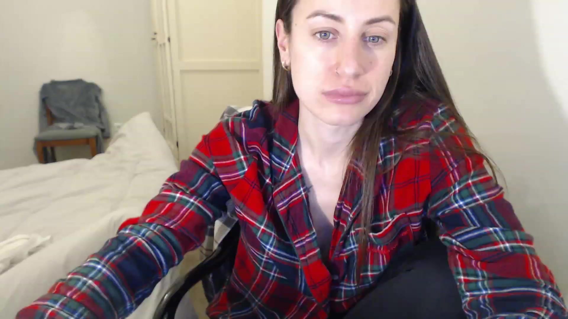 Gallery image thumbnail from ErikasMagic's myfreecams stream on, 02/12/2023, 20:16 image 9 of 20