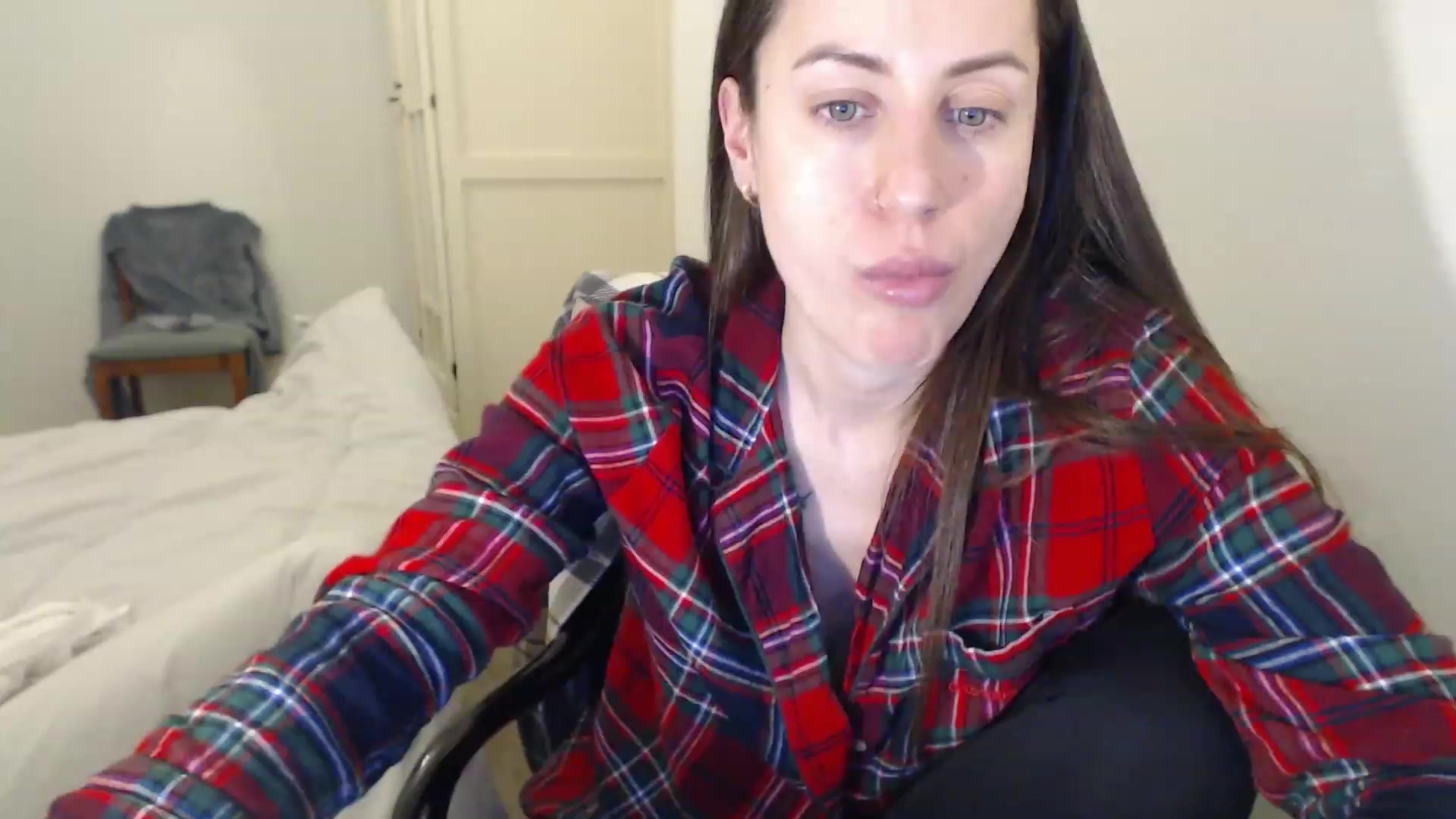 Gallery image thumbnail from ErikasMagic's myfreecams stream on, 02/12/2023, 20:16 image 10 of 20