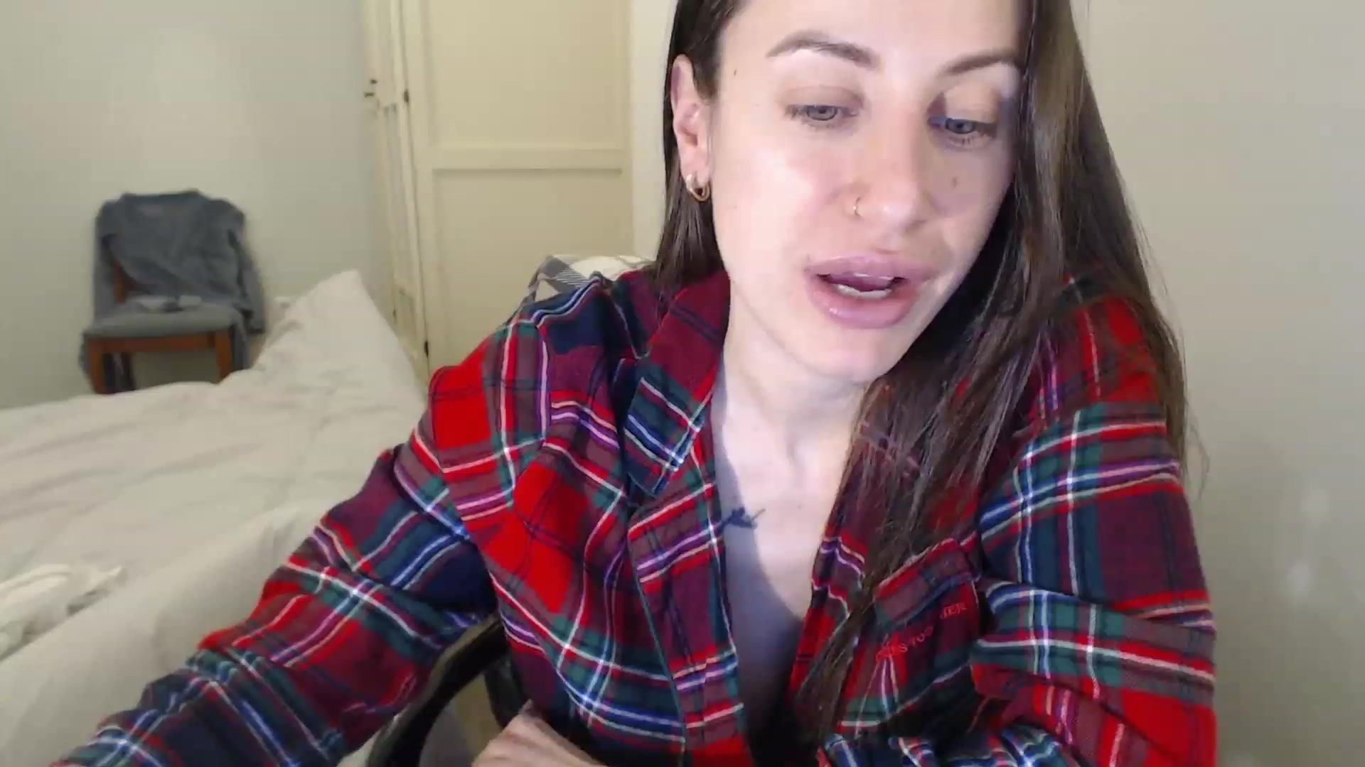 Gallery image thumbnail from ErikasMagic's myfreecams stream on, 02/12/2023, 20:16 image 7 of 20