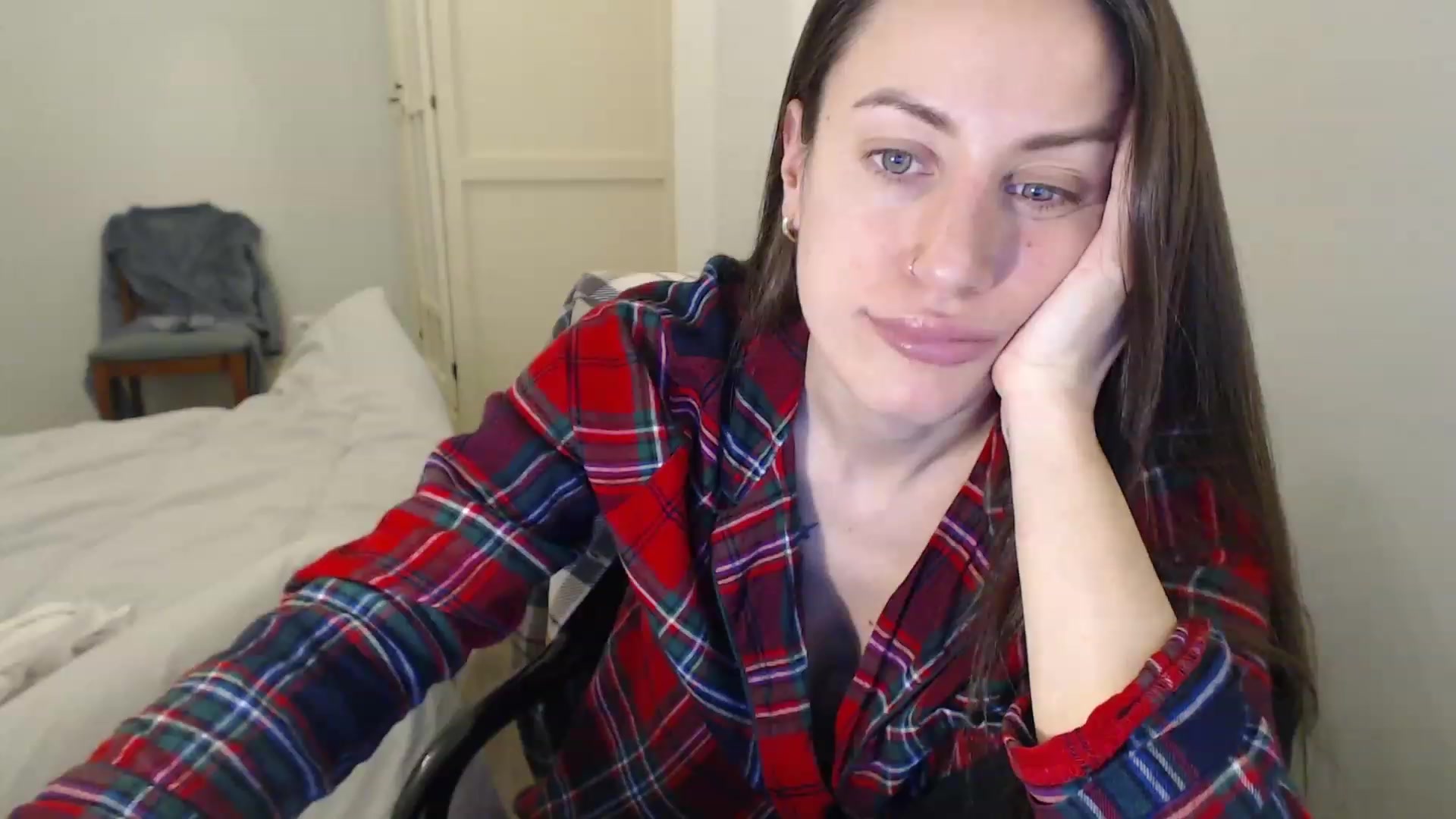 Gallery image thumbnail from ErikasMagic's myfreecams stream on, 02/12/2023, 20:16 image 12 of 20